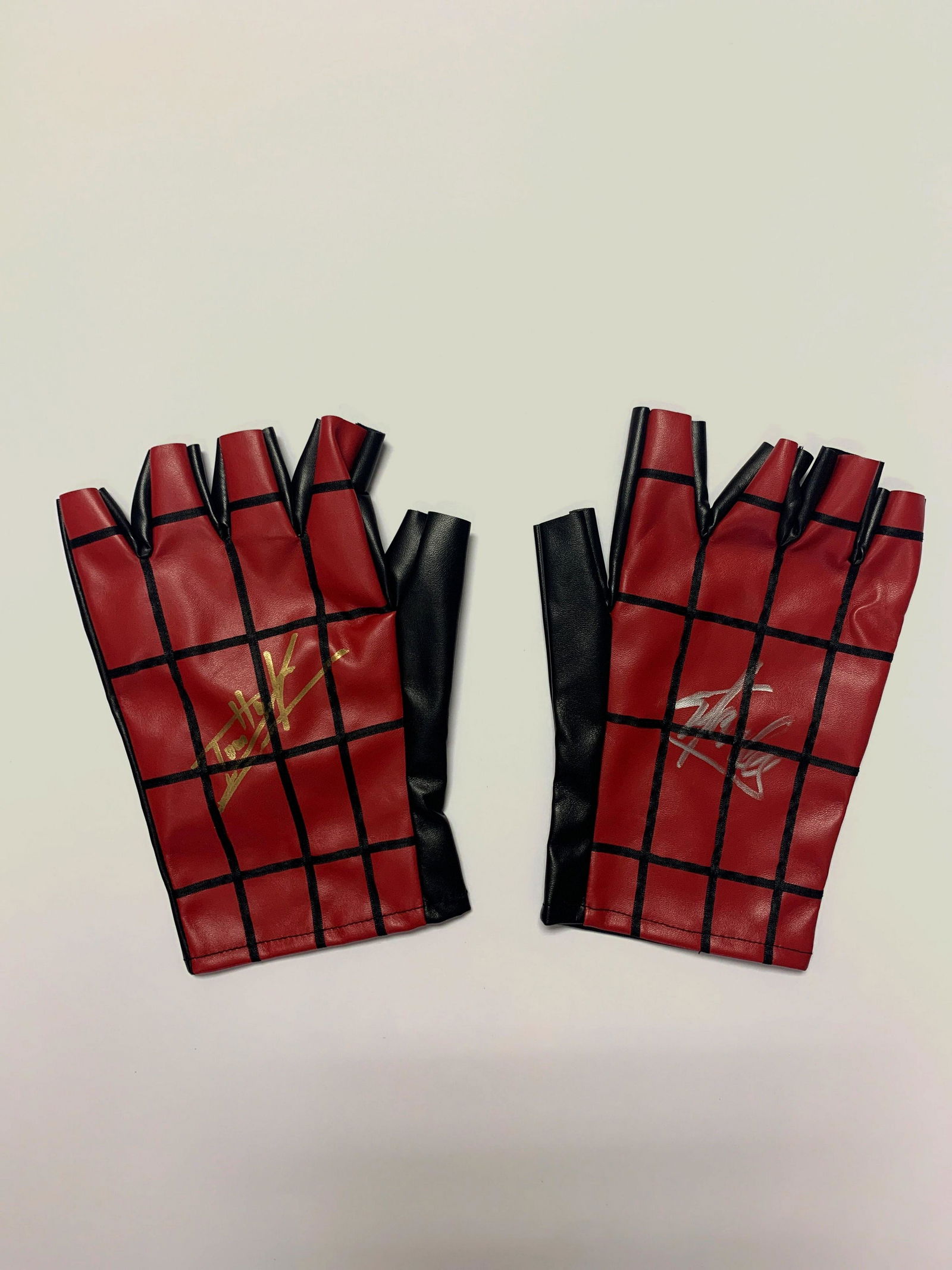 Signed Spiderman Tom Holland Glove (1 of 3)