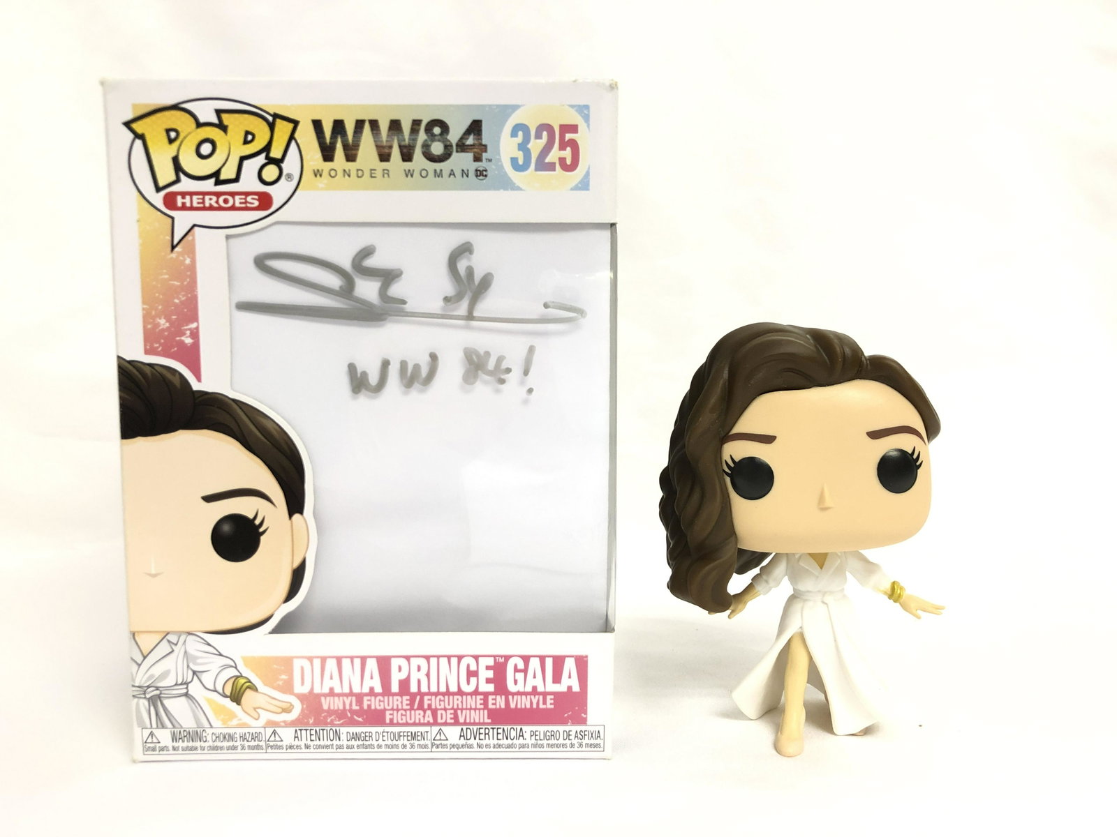 Signed Wonder Woman Gal Gadot Funko Pop: Category: Autograph CollectiblesAutograph By: Gal GadotItem is in great condition with no damage, unframed and certified. Please kindly read our Terms and Conditions before bidding.