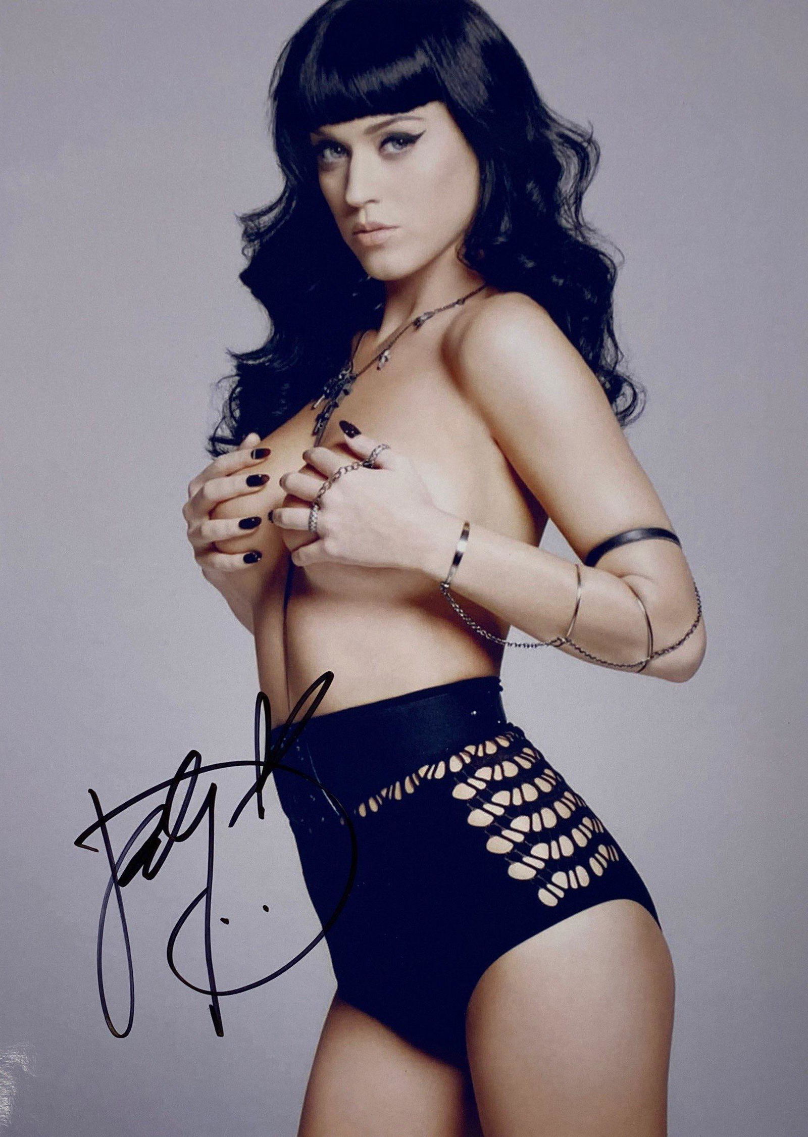 Autograph Signed Katy Perry Photo (1 of 1)