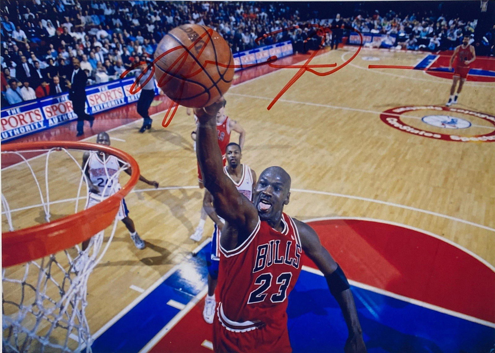 Autograph Signed Michael Jordan Photo (1 of 1)