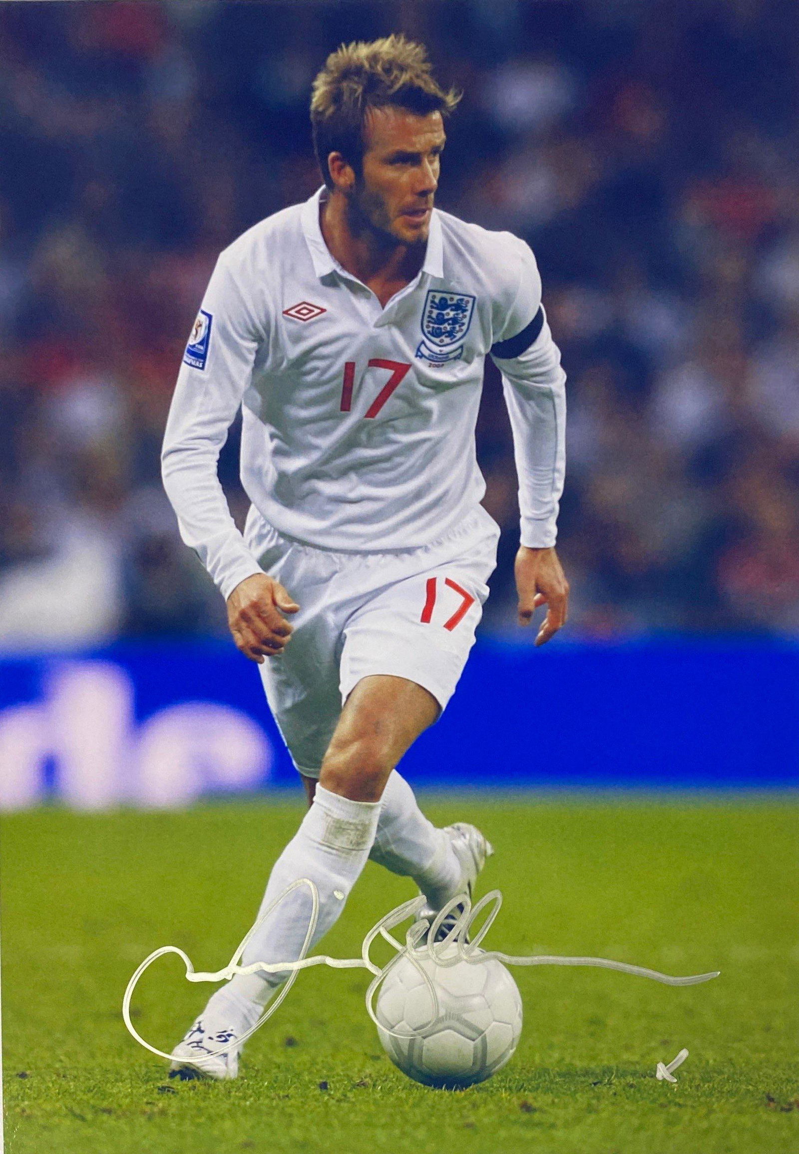 Autograph Signed David Beckham Photo (1 of 1)