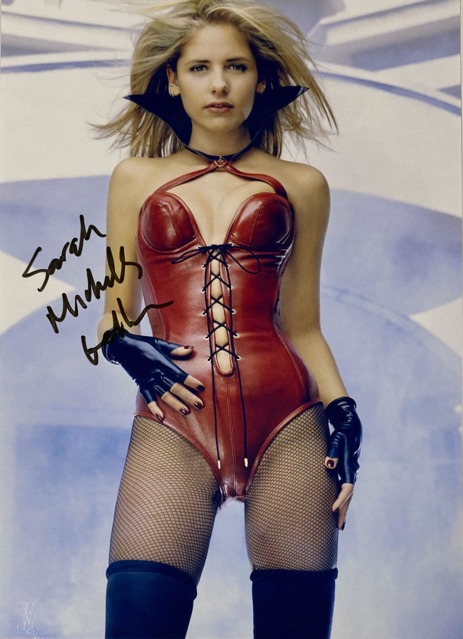 Autograph Signed Sarah Michelle Gellar Photo (1 of 1)