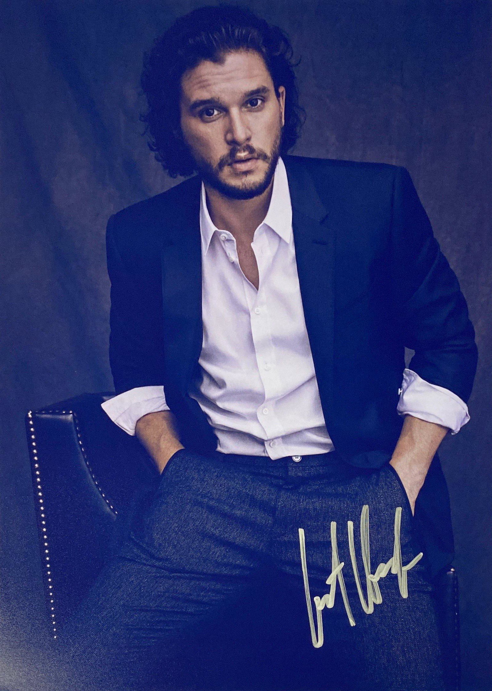 Autograph Signed Kit Harington Photo: Category: Autograph CollectiblesAutographed by:Kit HaringtonSize : 8" x 10"Item is in great condition with no damage, unframed and certified.Please kindly read our Terms and Conditions before bidding.