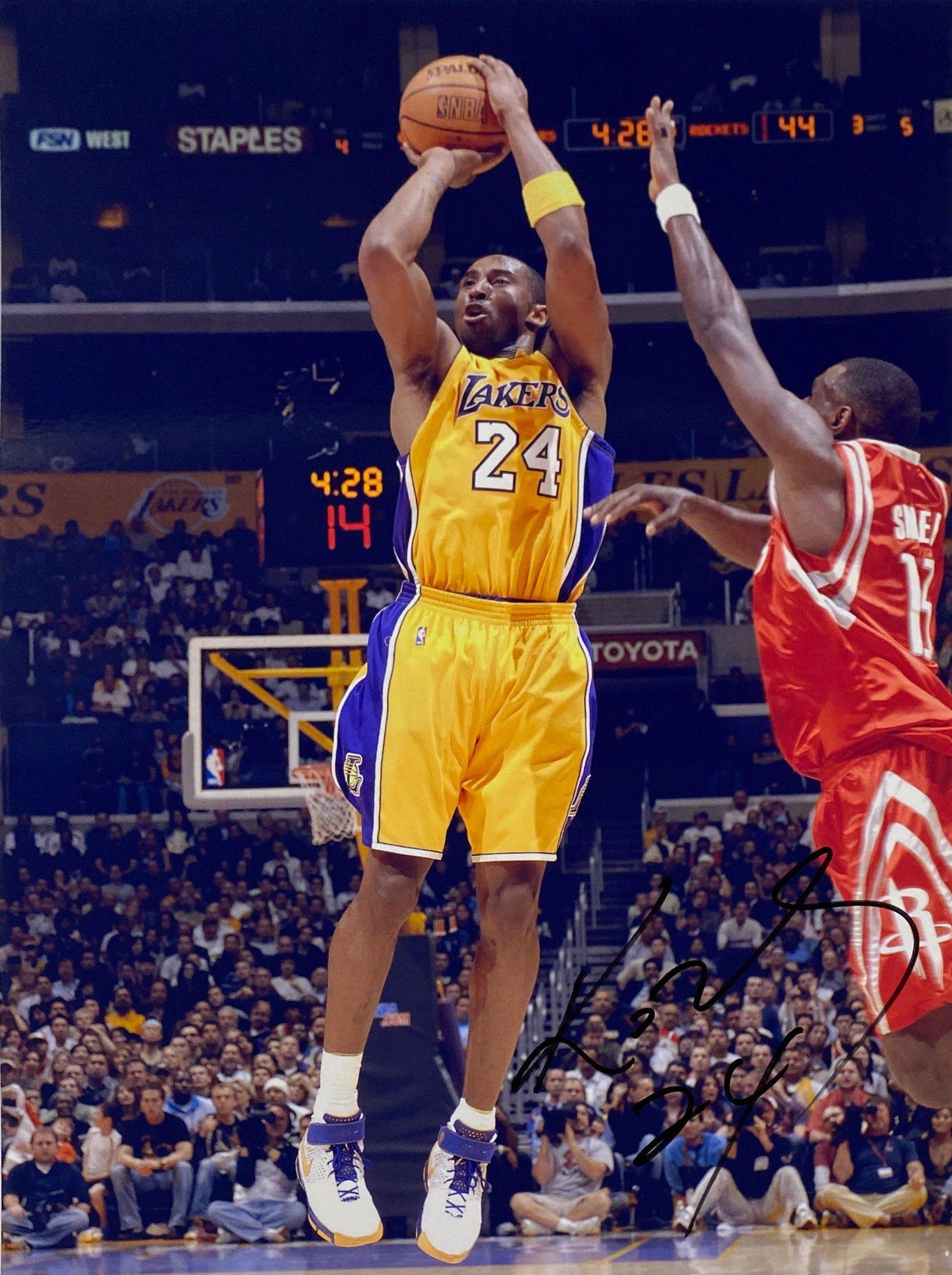Autograph Signed Kobe Bryant Photo (1 of 1)