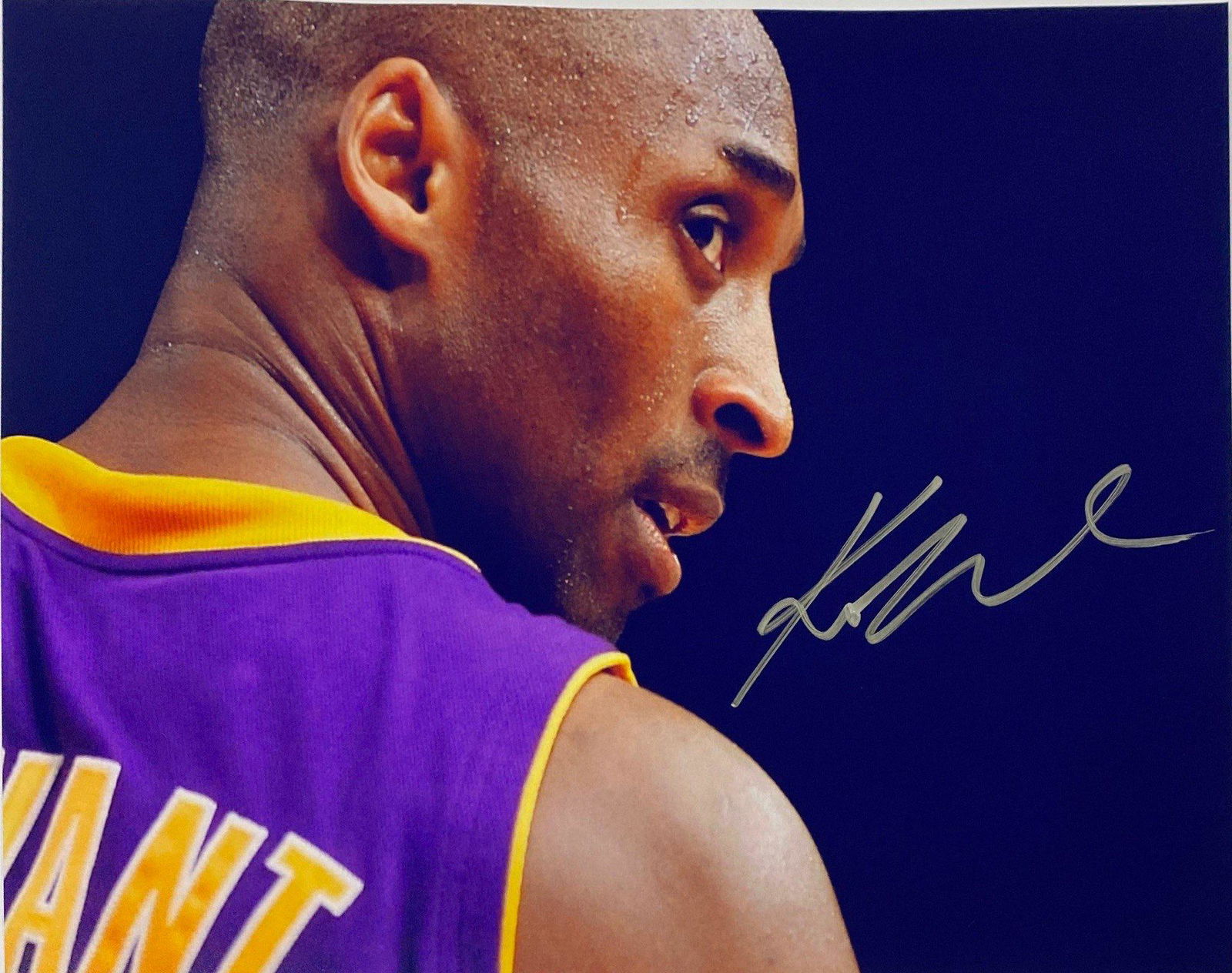 Autograph Signed Kobe Bryant Photo (1 of 1)