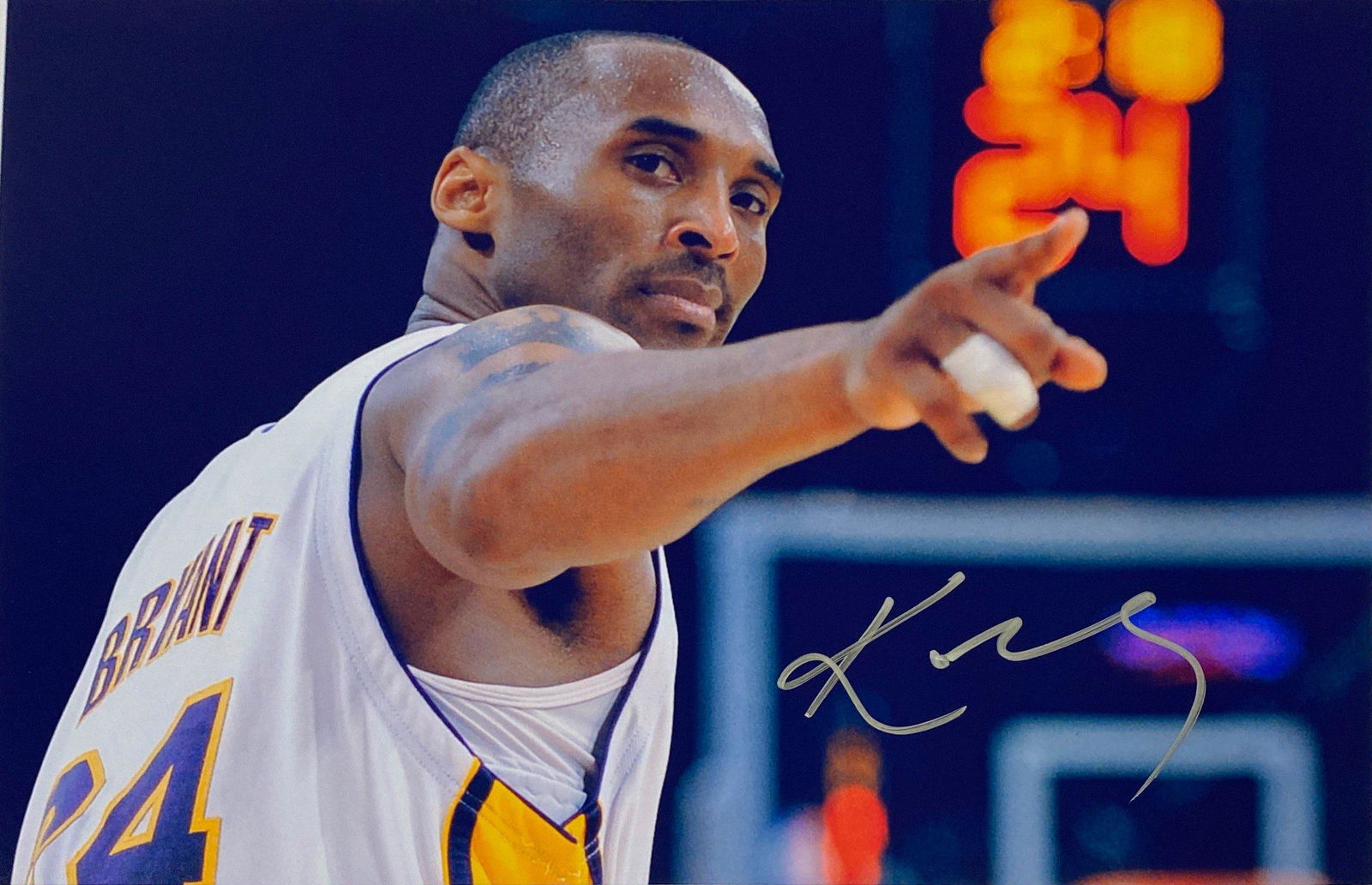 Autograph Signed Kobe Bryant Photo (1 of 1)
