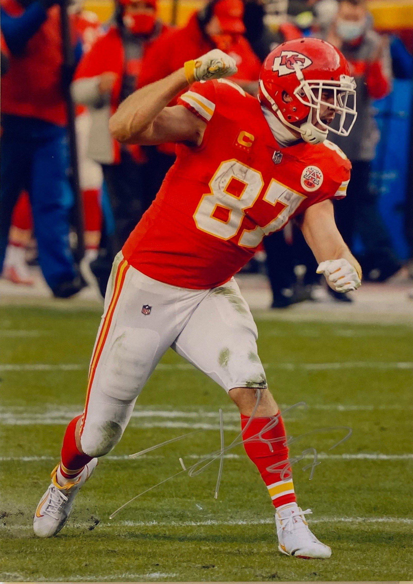 Autograph Signed Travis Kelce Photo: Category: Autograph CollectiblesAutographed by:Travis KelceSize : 8" x 10"Item is in great condition with no damage, unframed and certified.Please kindly read our Terms and Conditions before bidding.