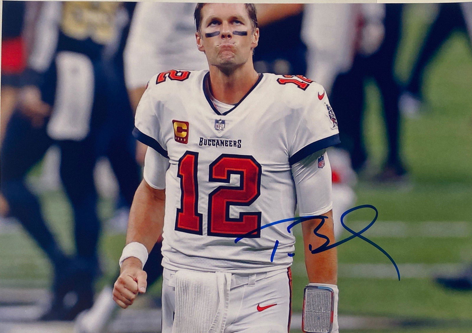 Autograph Signed Tom Brady Photo: Category: Autograph CollectiblesAutographed by:Tom BradySize : 8" x 10"Item is in great condition with no damage, unframed and certified.Please kindly read our Terms and Conditions before bidding.