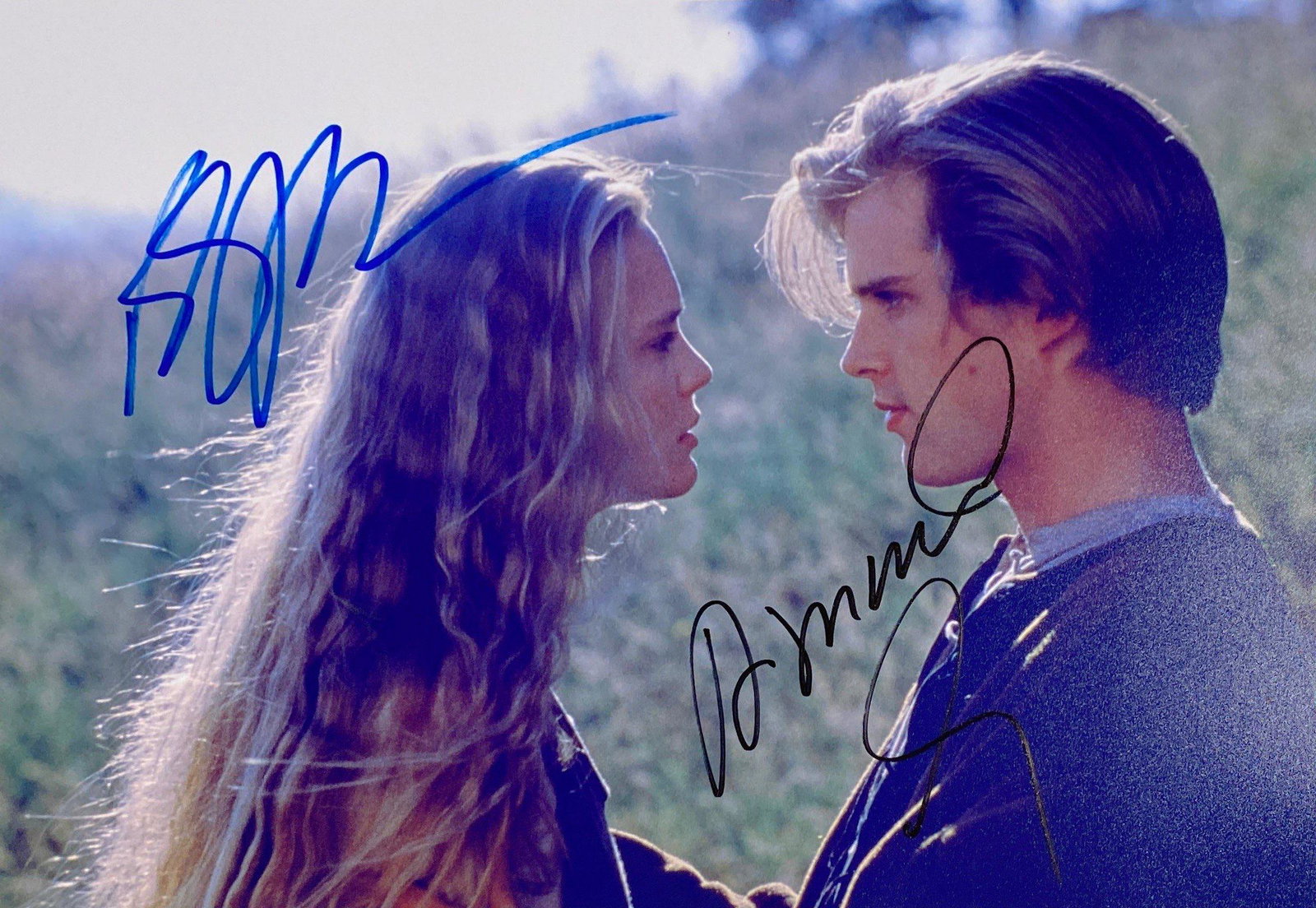 Autograph Signed Princess Bride Photo: Category: Autograph CollectiblesAutographed by:Cary Elwes, Robin WrightSize : 8" x 10"Item is in great condition with no damage, unframed and certified.Please kindly read our Terms and Conditions befo