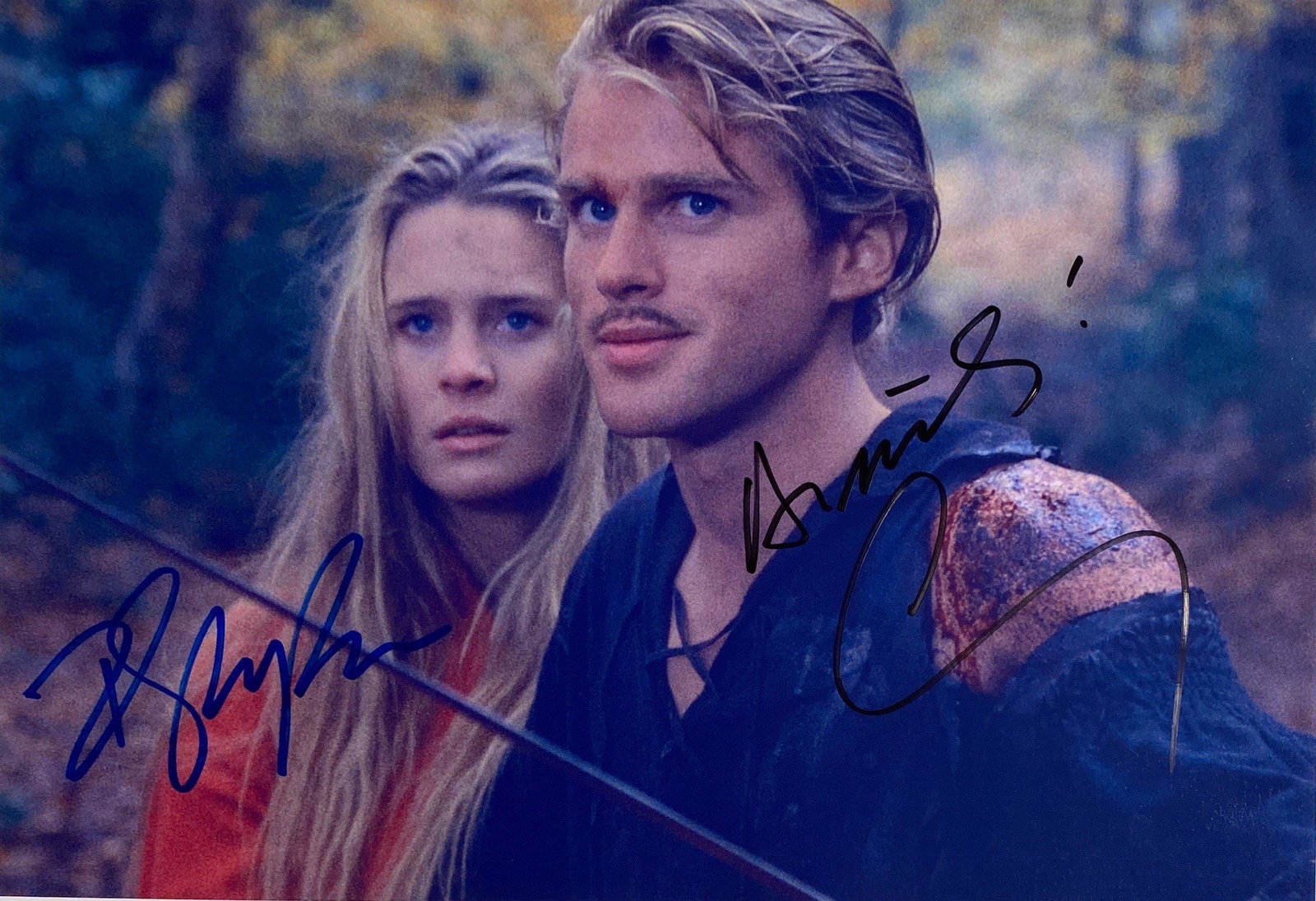 Autograph Signed Princess Bride Photo: Category: Autograph CollectiblesAutographed by:Cary Elwes, Robin WrightSize : 8" x 10"Item is in great condition with no damage, unframed and certified.Please kindly read our Terms and Conditions befo