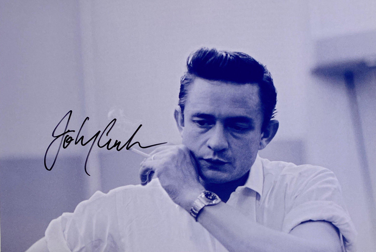 Autograph Signed Johnny Cash Photo: Category: Autograph CollectiblesAutographed by:Johnny CashSize : 8" x 10"Item is in great condition with no damage, unframed and certified.Please kindly read our Terms and Conditions before bidding.