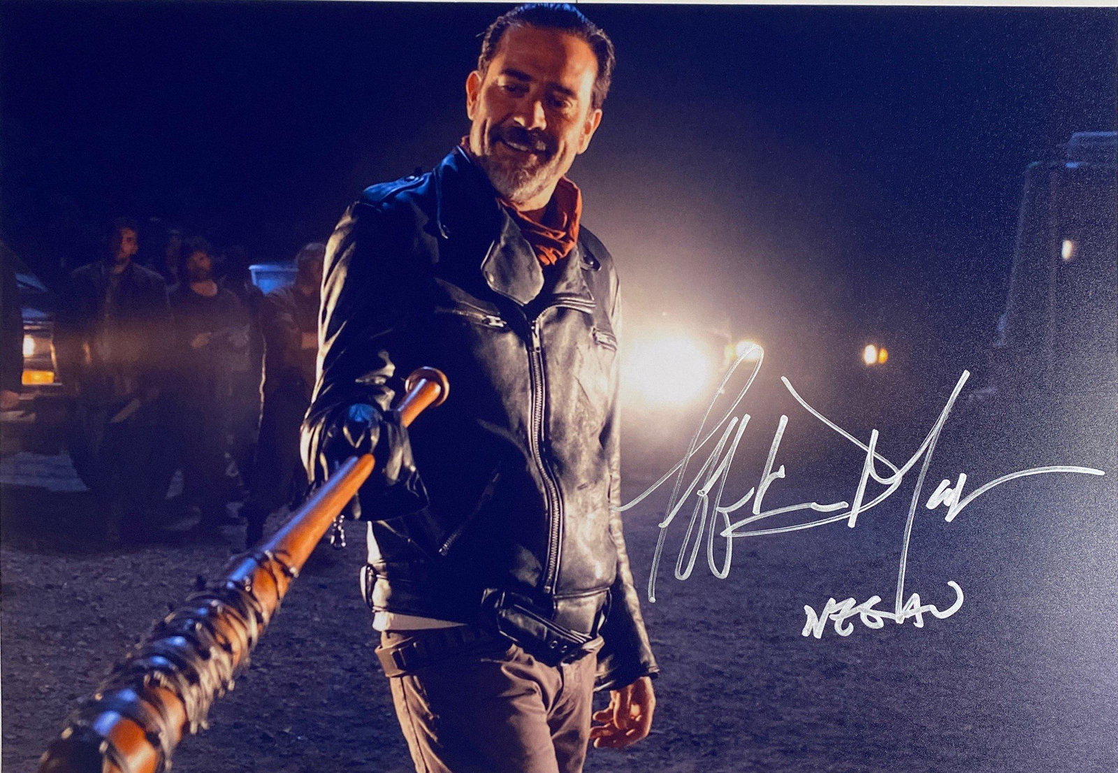 Autograph Signed Jeffrey Dean Morgan Photo: Category: Autograph CollectiblesAutographed by:Jeffrey Dean MorganSize : 8" x 10"Item is in great condition with no damage, unframed and certified.Please kindly read our Terms and Conditions before bi