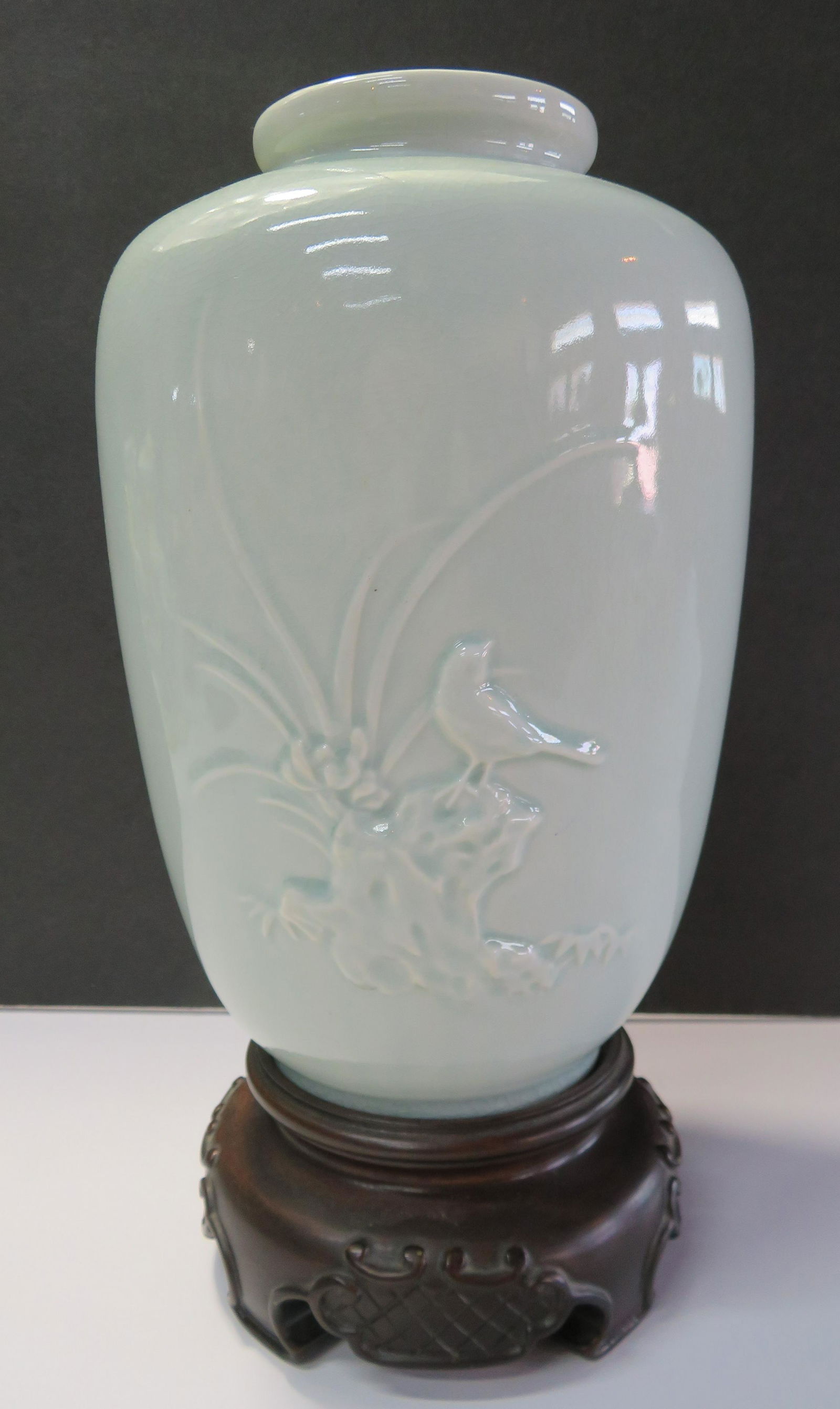Chinese Celadon vase on wood pedestal (1 of 6)