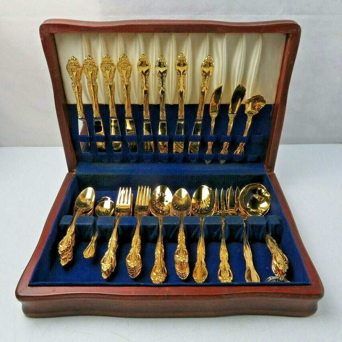 Silverware Set Imperial by International Silver Co 24K: Silverware Set Imperial by International Silver Co 24K Gold 53 pieces, Good condition see pictures. HANDLING and SHIPPING, USA $50. INTERNATIONAL SHIPPING, ask for an estimate.