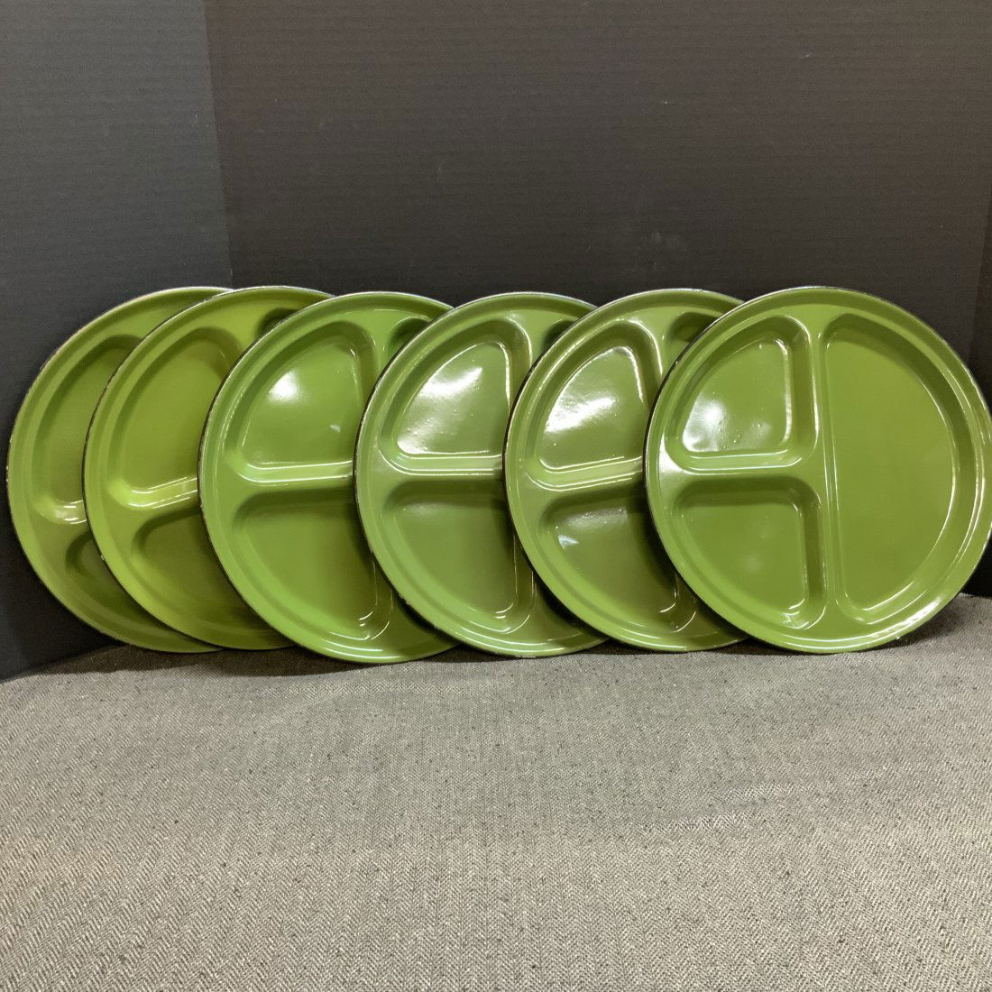 Set of Six Green Divided Enamel Plates (1 of 3)