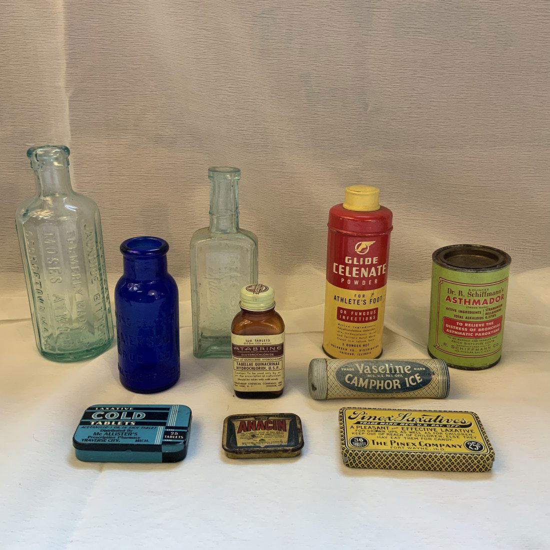 Lot of Antique and Vintage Medicine Bottles And Tins (1 of 5)