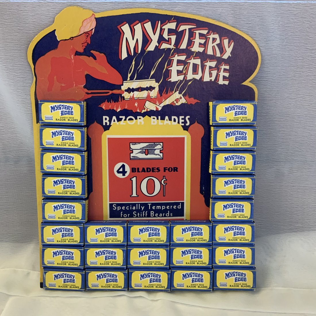 !930 Mystery Edge Razor Blades Store Display (1 of 3)