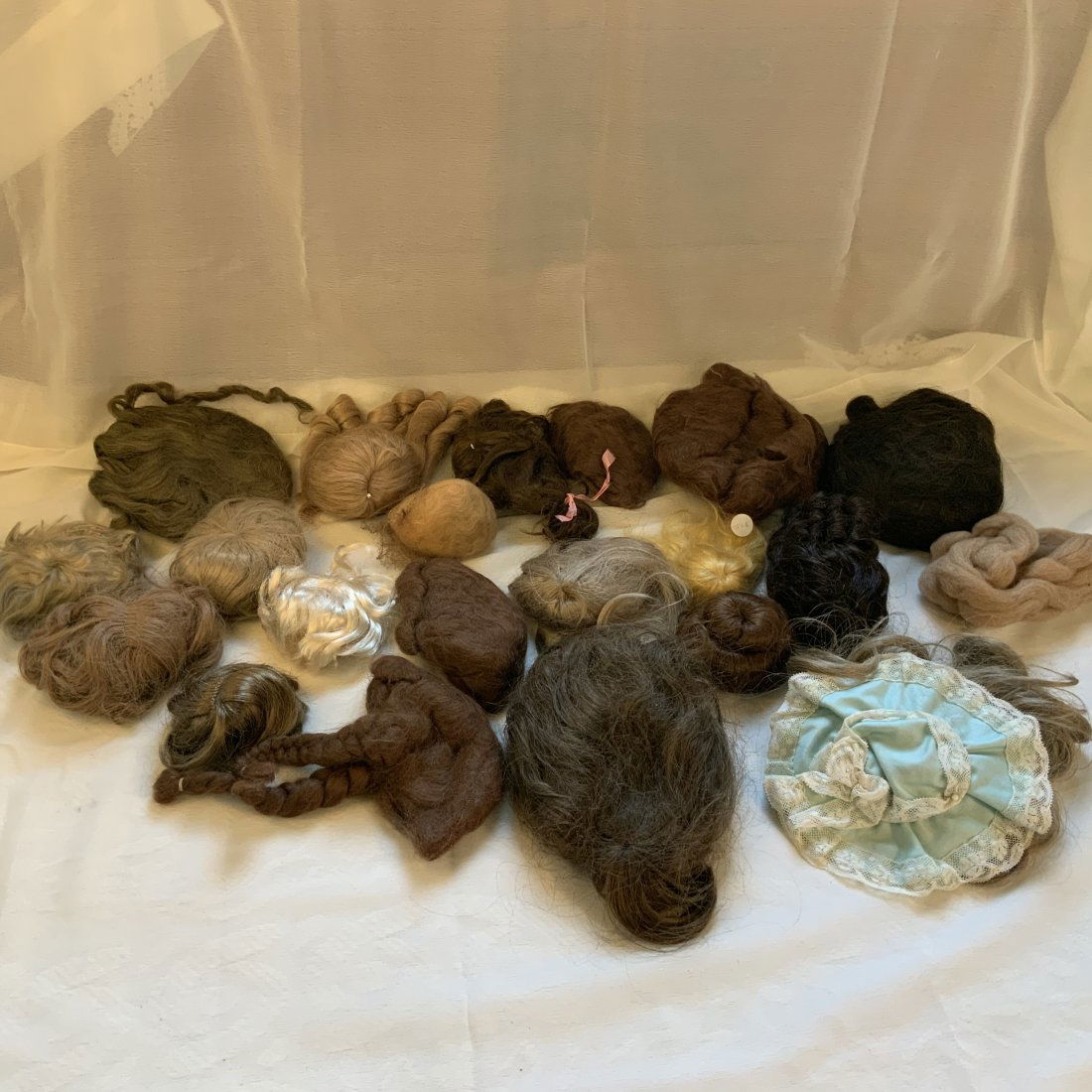 Vintage & Antique Doll Wigs 20 Piece Lot (1 of 8)