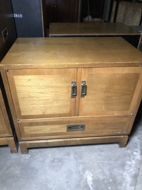 End Table (2 of 2) (1 of 1)