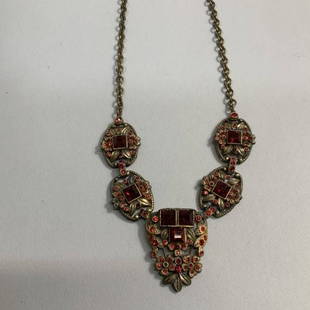 VINTAGE COSTUME NECKLACE: Vintage 18 inch long antique gold tone necklace with square red stones, and small round red accents. Good condition, clasp needs repair.