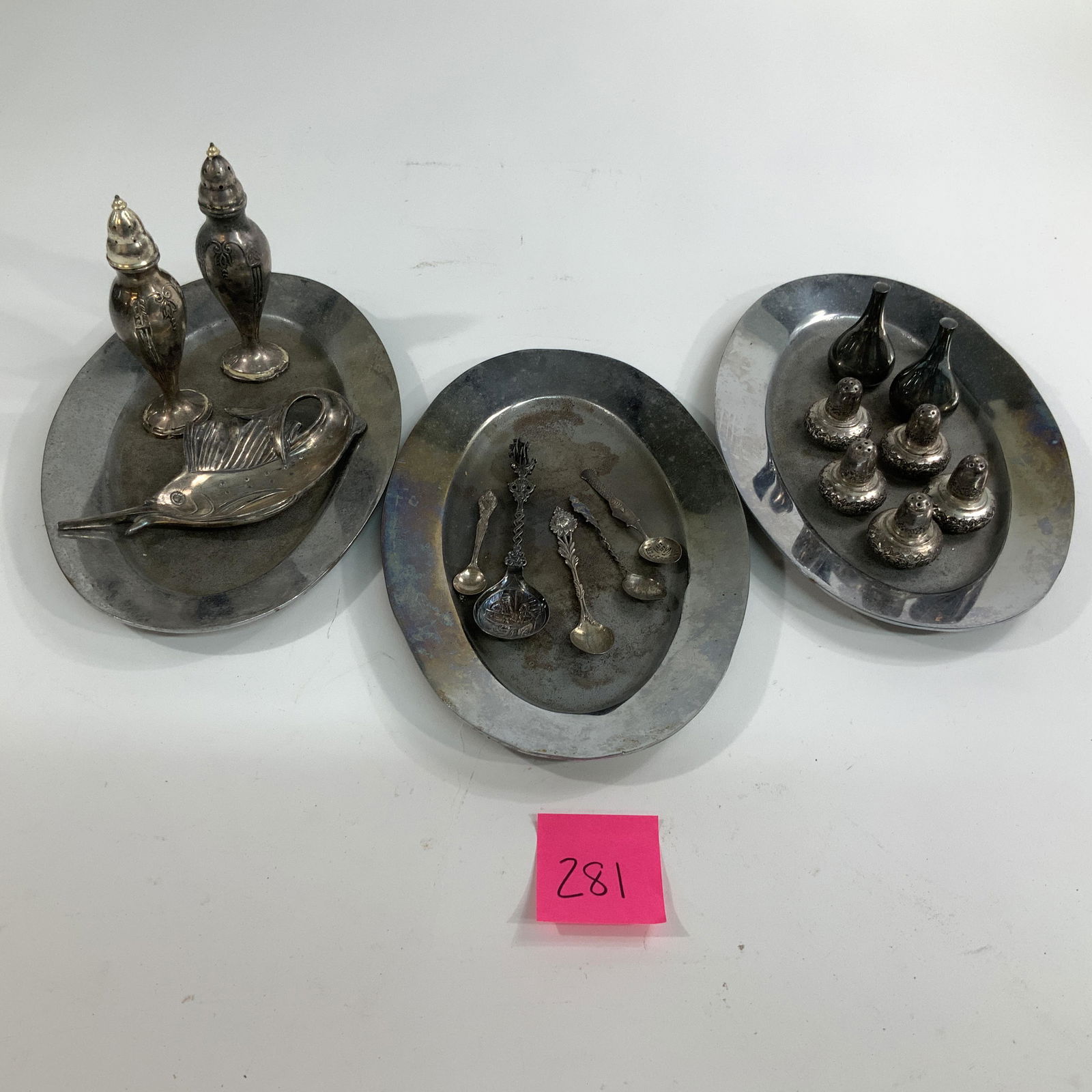 Lot of Silver Spoons, shaker, Fish (1 of 5)