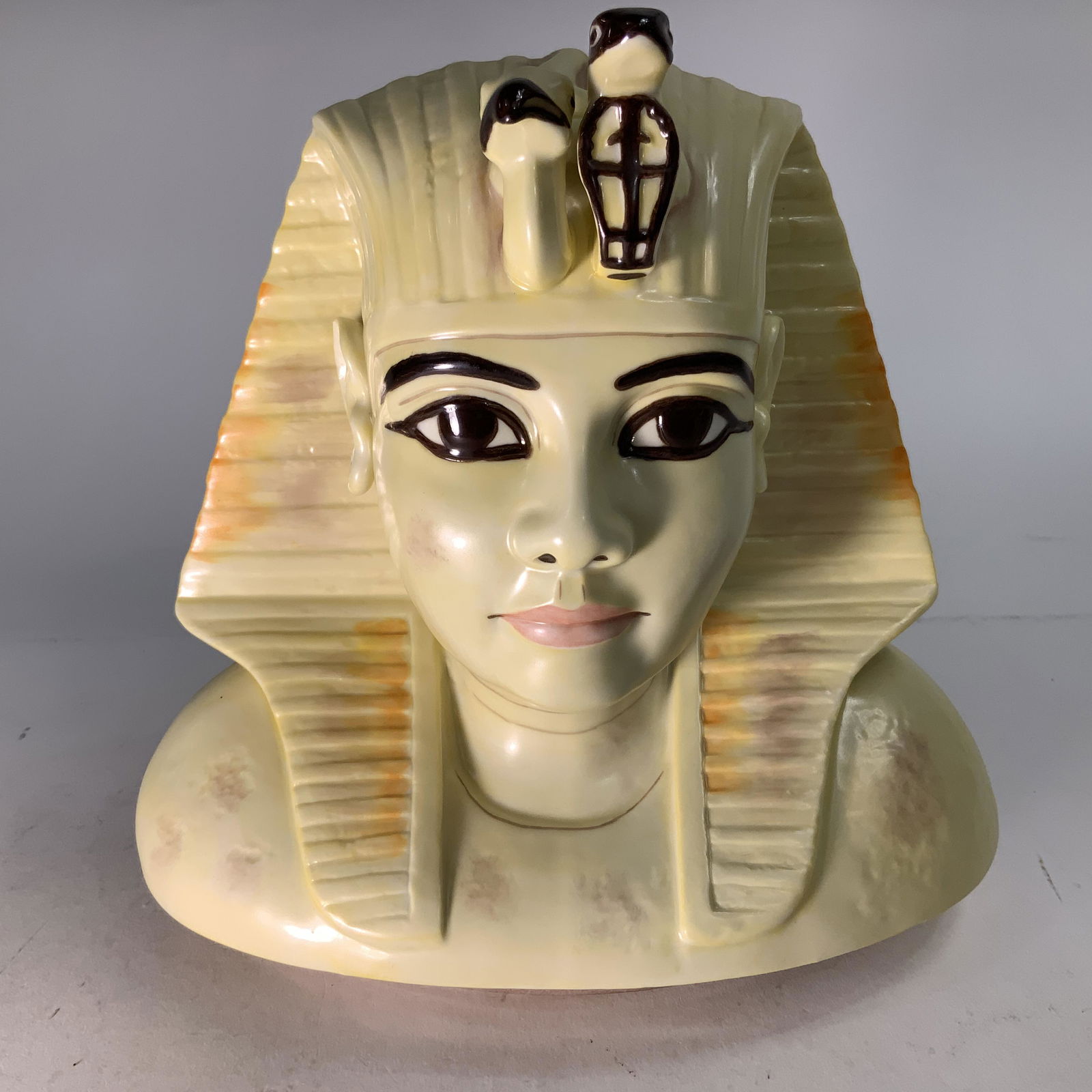 Boehm Limited Alabaster Head Tc30 Number 38: The treasures of Tutankhamun. Measures 8 inch by 8 inch