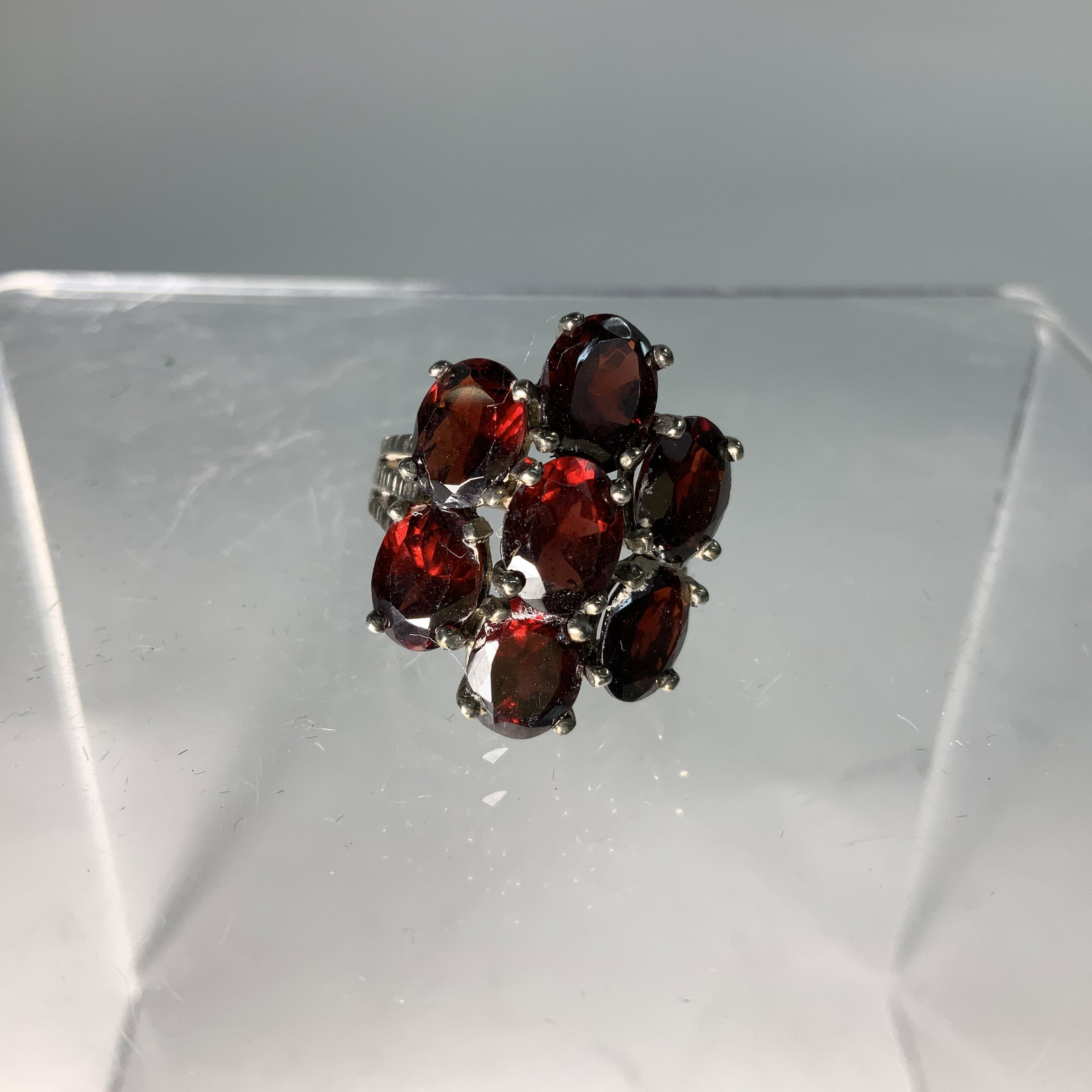 Sterling Ring with Garnet stones: Size 5.75