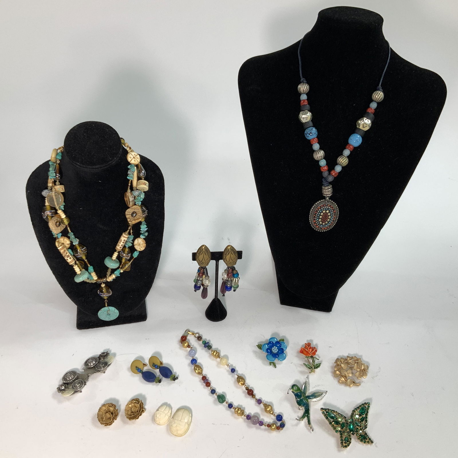 Lot Costume Jewelry with Trifari and Weiss: See pictures for best descriptions