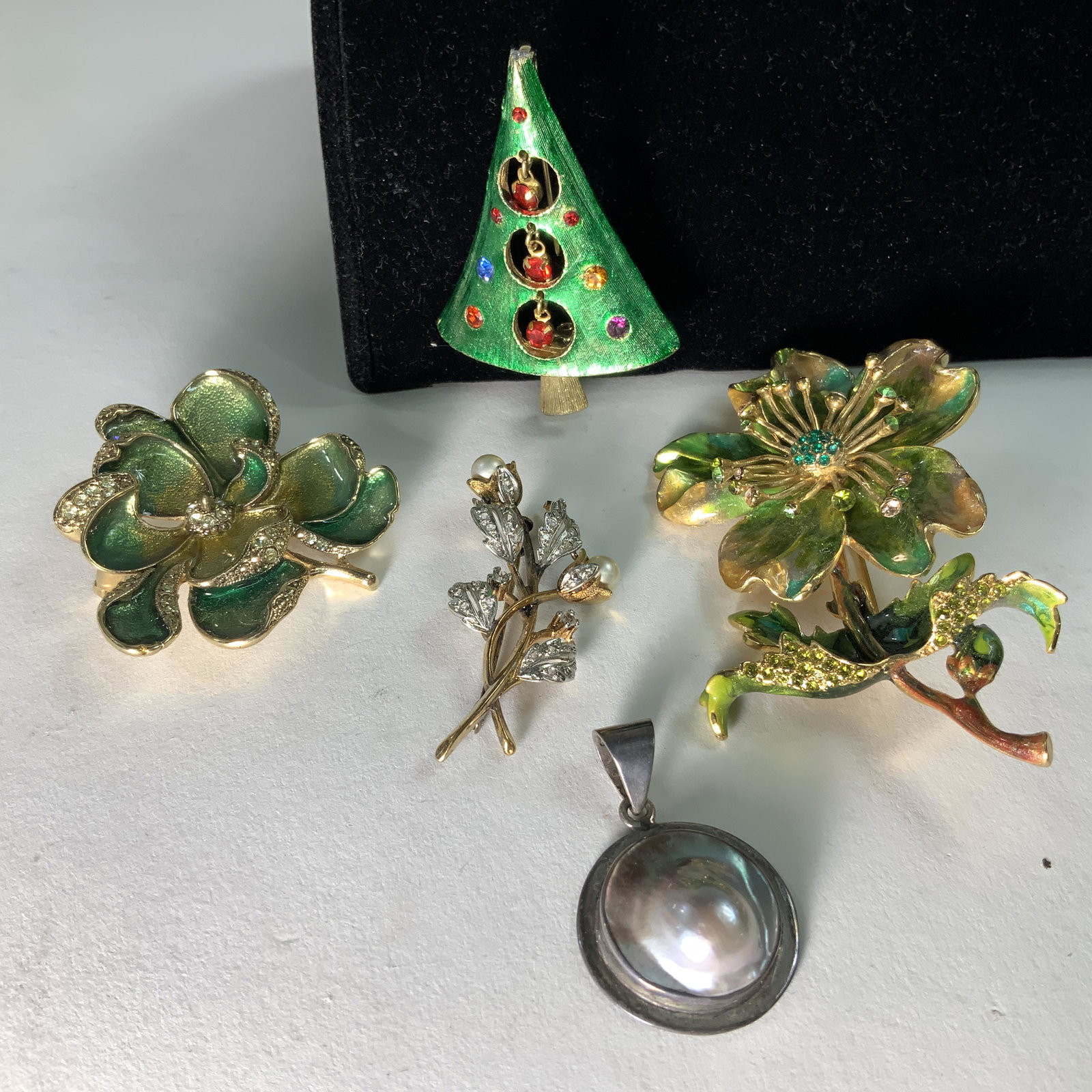 Lot of 5 Pins and Pendant including Monet: Includes Christmas Tree, Monet marked Pin