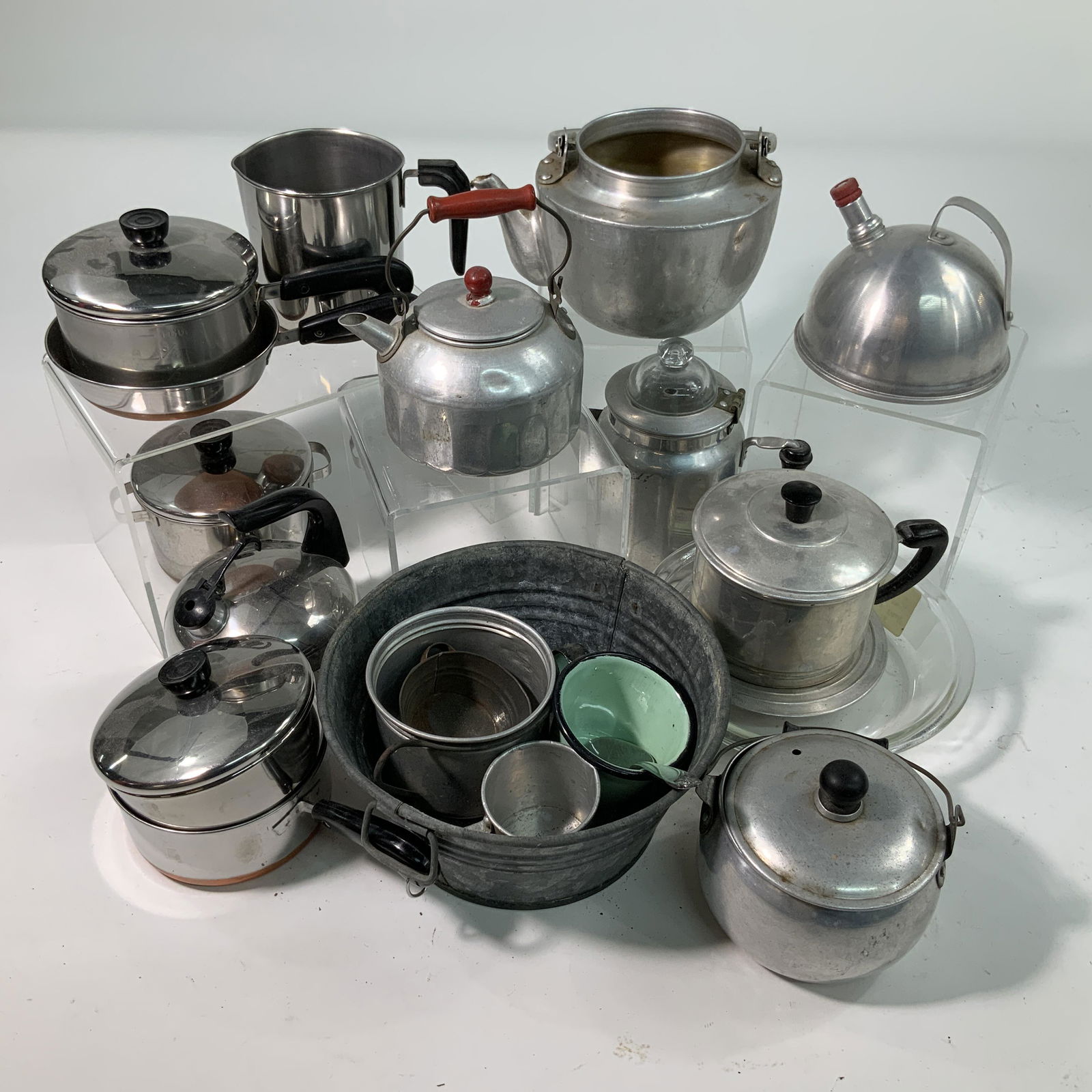 Large Lot of Vintage Toy Pots and Pans (1 of 7)