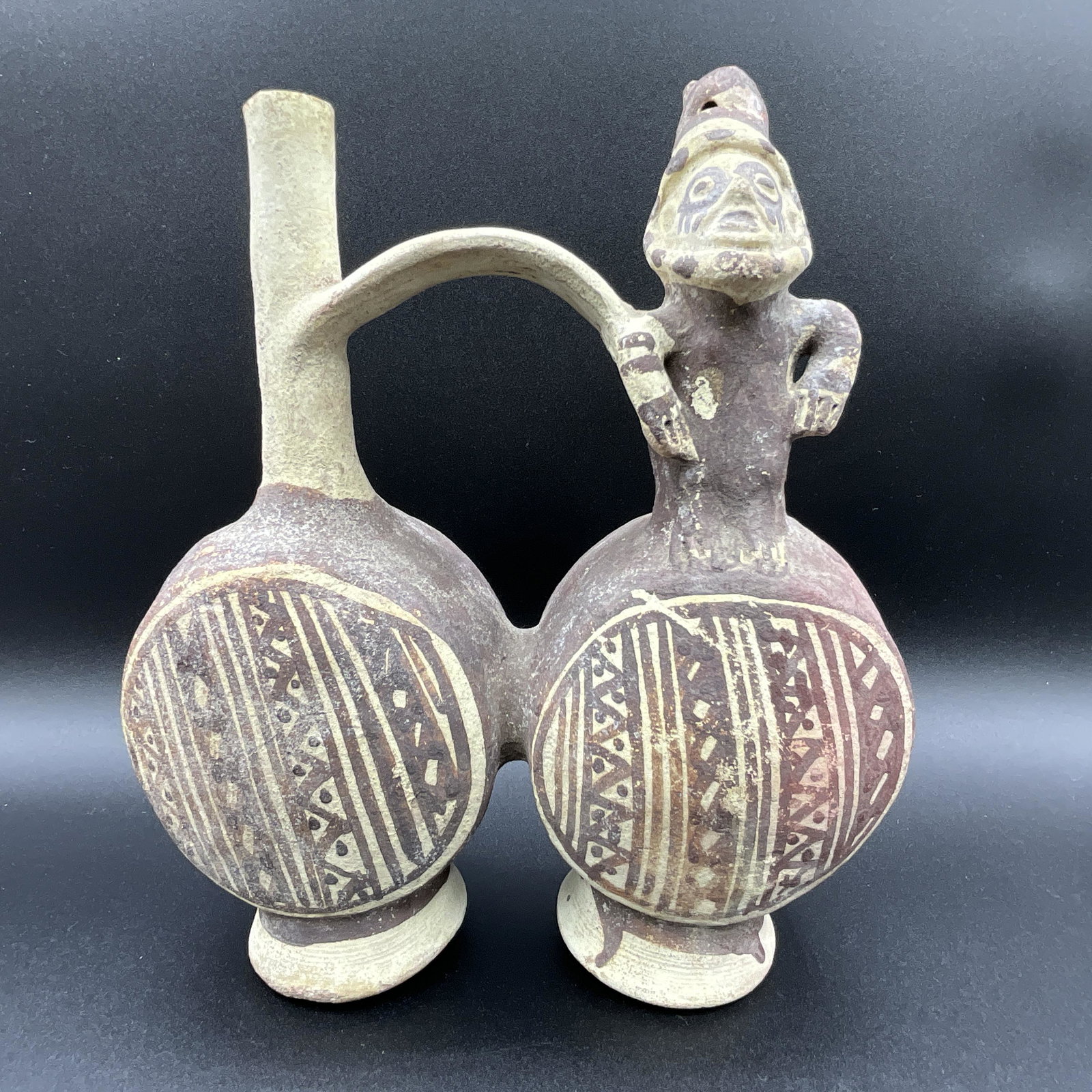 Waca Chanti Ware Pottery: Waca Chanti Pottery- this was acquired in Mexico in the 1960's and is thought to be Pre-Columbian. Approx. 8 3/4" tall, 7 1/4" wide, and 2 3/4" deep.NOTE- the consigner described this as Waca Chanti, 