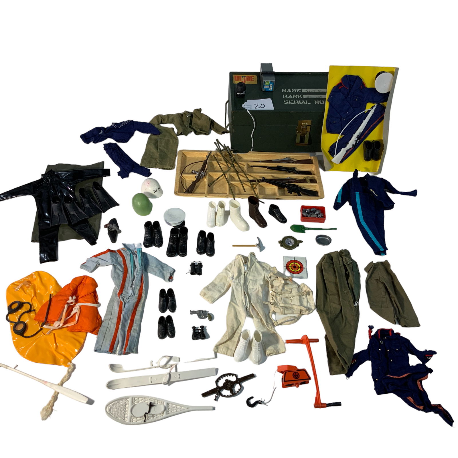 Giant lot of GI Joe Accessories (1 of 6)