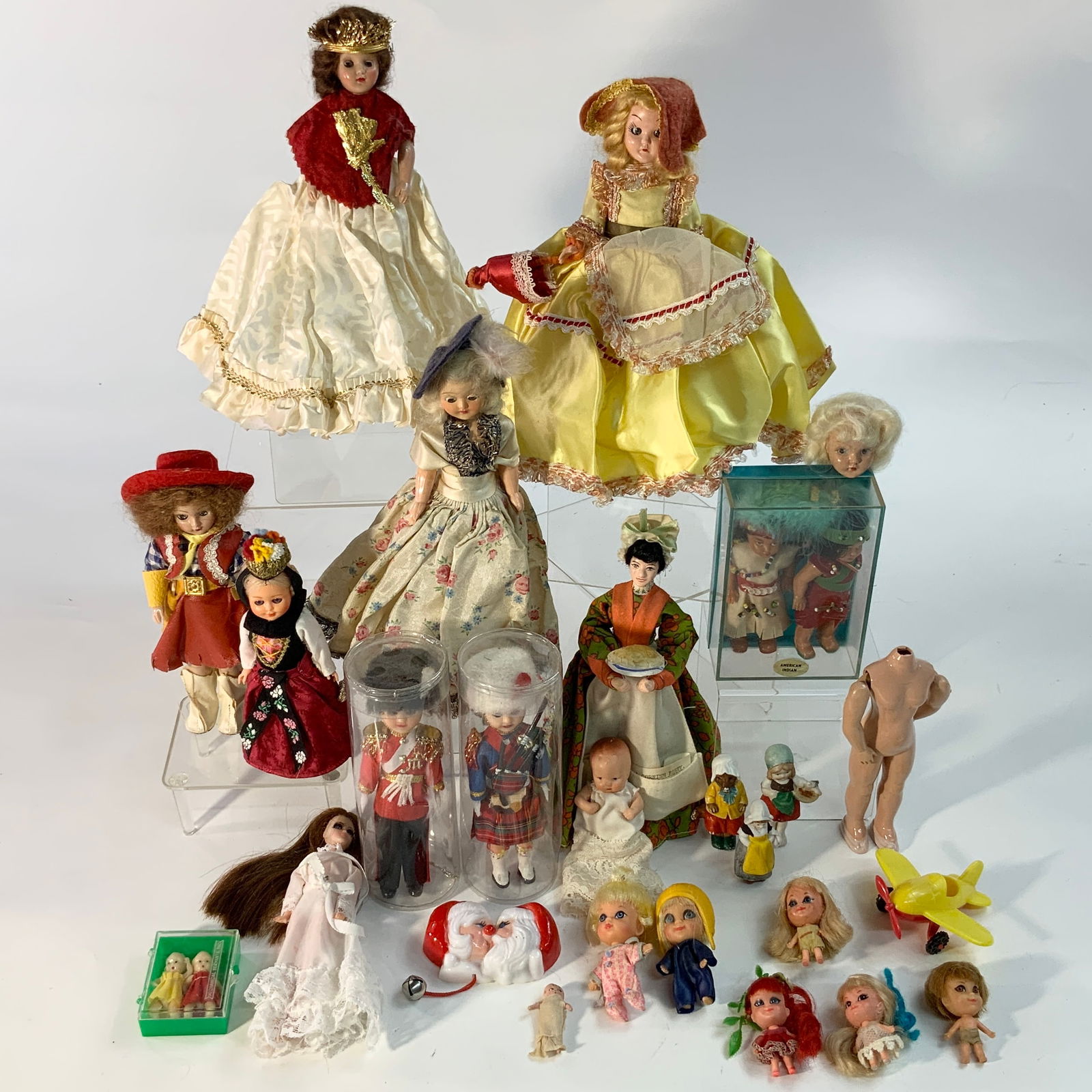 Lot of 24 Miniature assorted dolls (1 of 11)