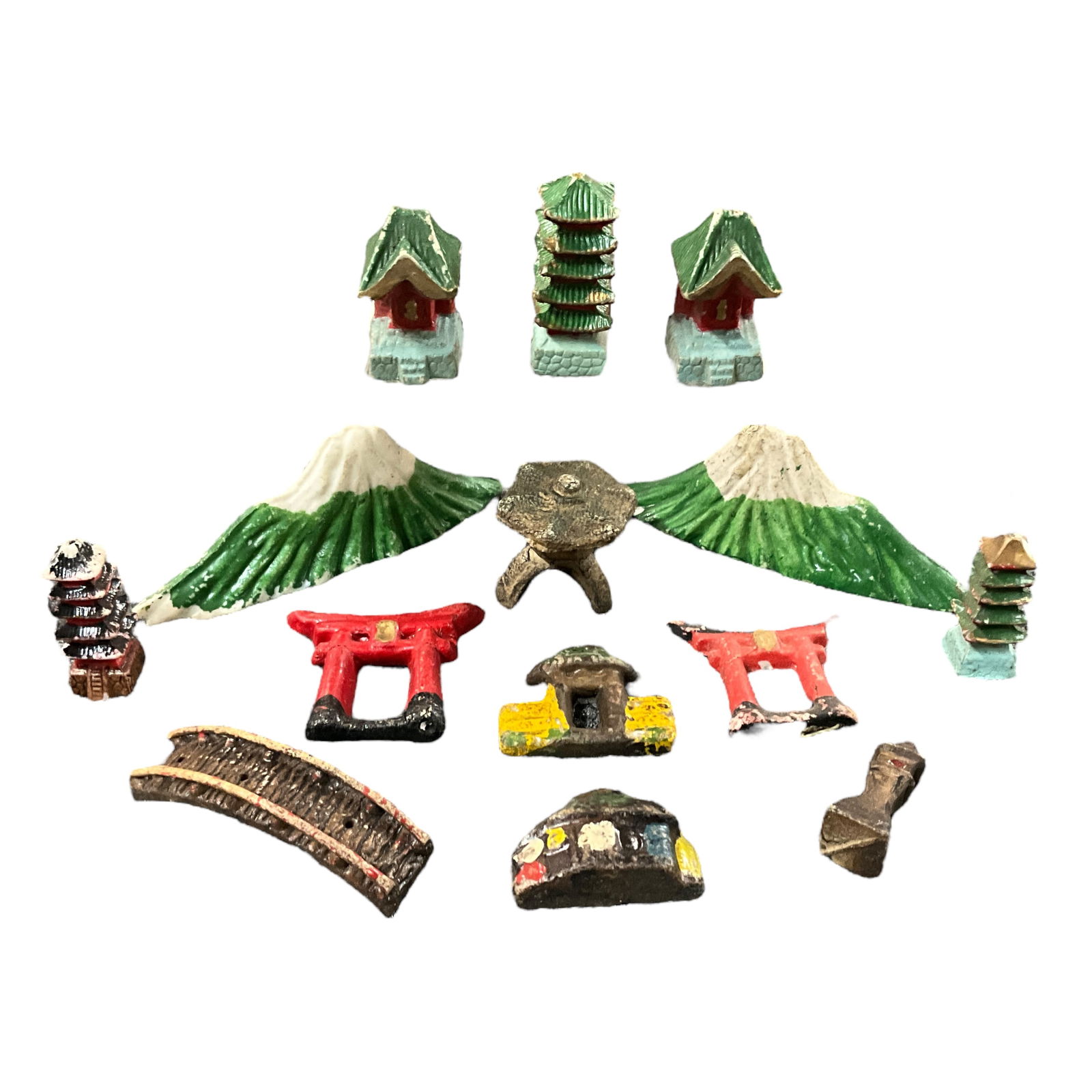 Oriental Architecture Items & Mt. Fuji, Lot of 14: Lot includes miniature oriental structures and Mt. Fuji (2). Made of varying materials. Total of 14 items.