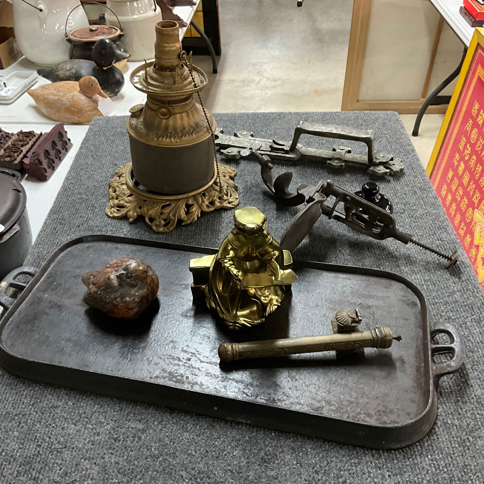 Eclectic Lot of Vintage Houseware Items. (1 of 2)