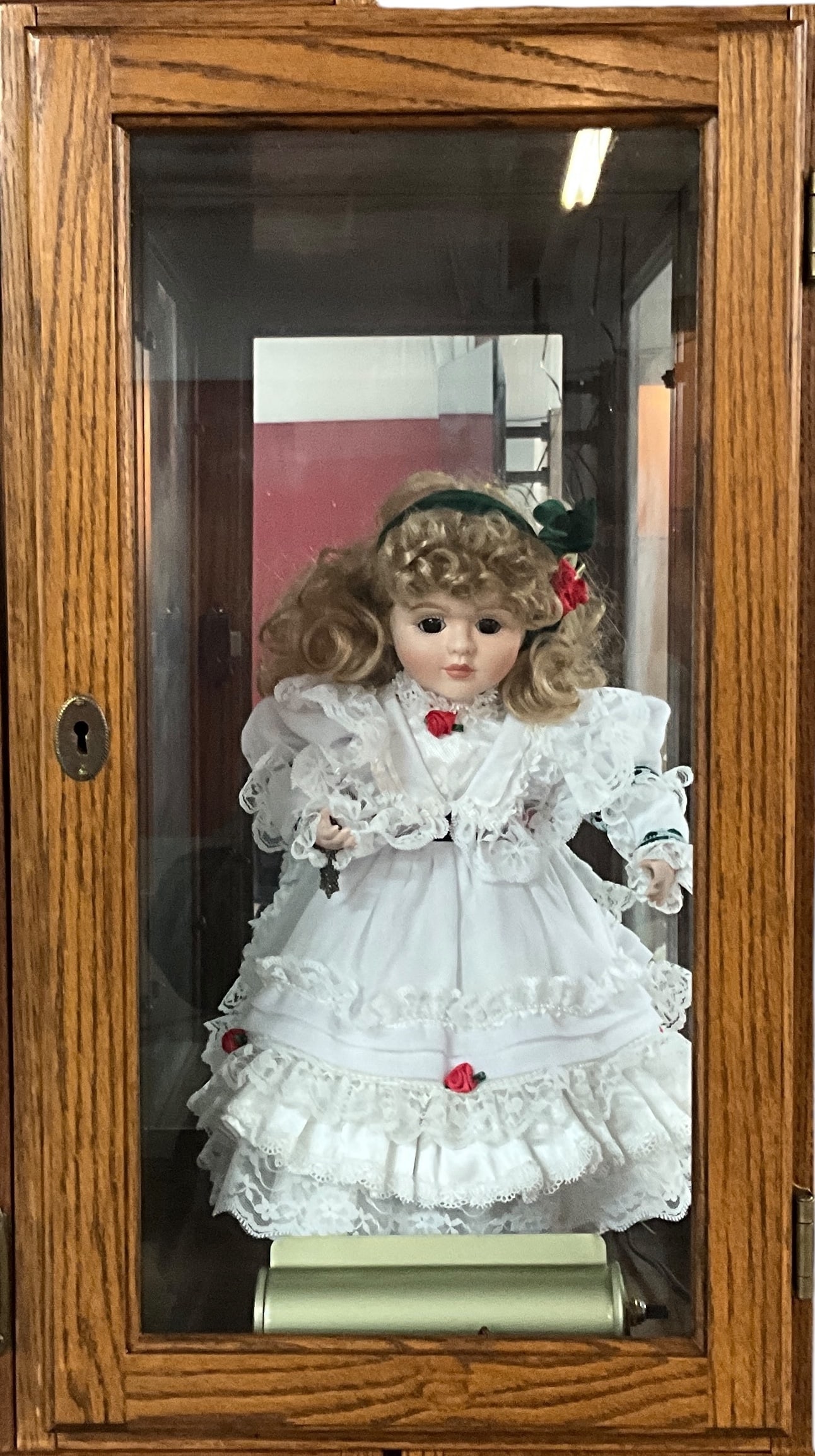 Vintage Gorham Limited Edition (158/1500) Musical Collector Doll in Lighted Oak Framed Display Case (1 of 4)