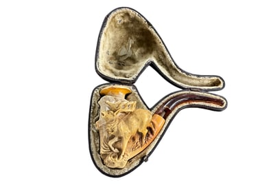 Antique Carved Meerschaum Pipe in Fitted Leather Case