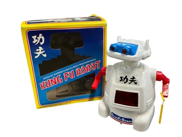 Battery Operated "Kung Fu" Robot