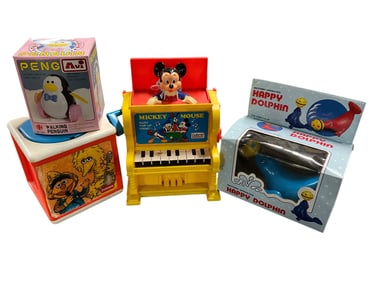Battery Operated and Wind-Up Toys