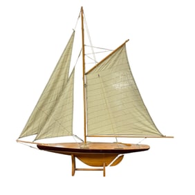 Ship Model- "Defender," 1895 America's Cup Racer