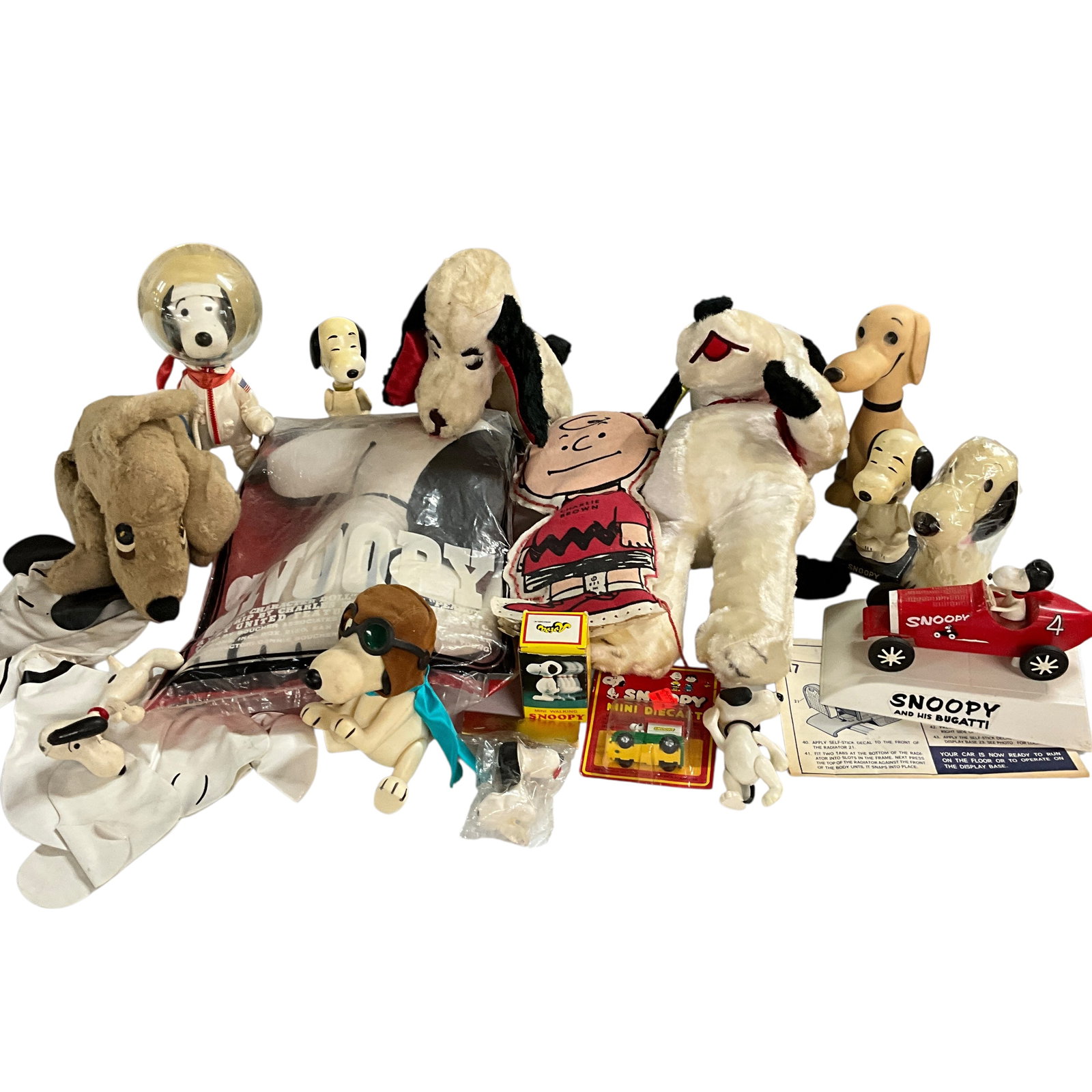 Box Lot of Snoopy/Peanuts Character Items (1 of 5)