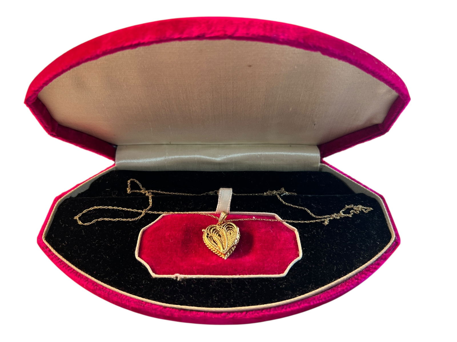 14k YG Chain and Locket (1 of 6)