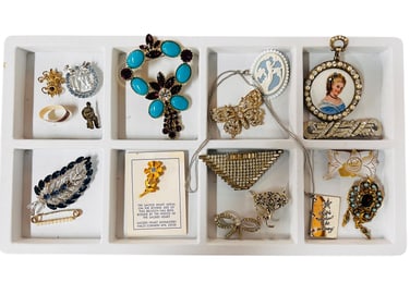 Pretty Vintage Jewelry