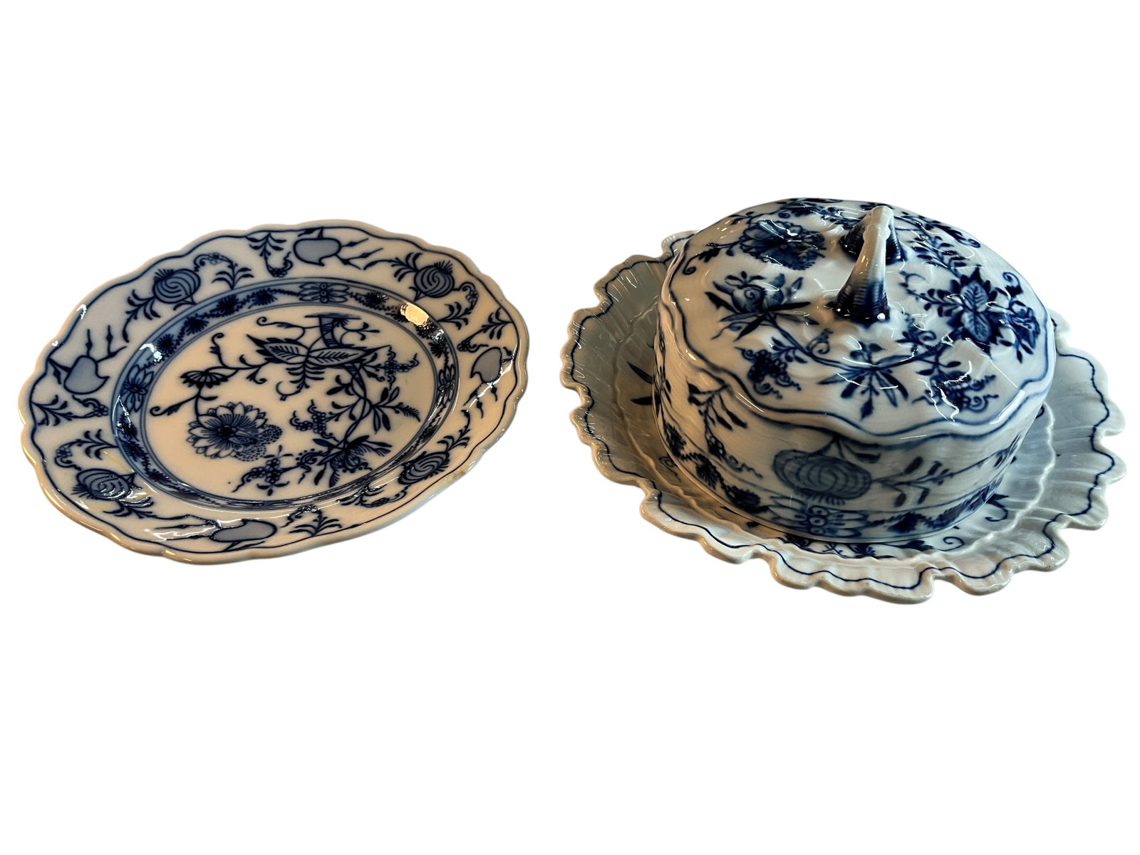 Meissen "Blue Onion" Covered Butter Dish and 7.5" Plate (1 of 6)