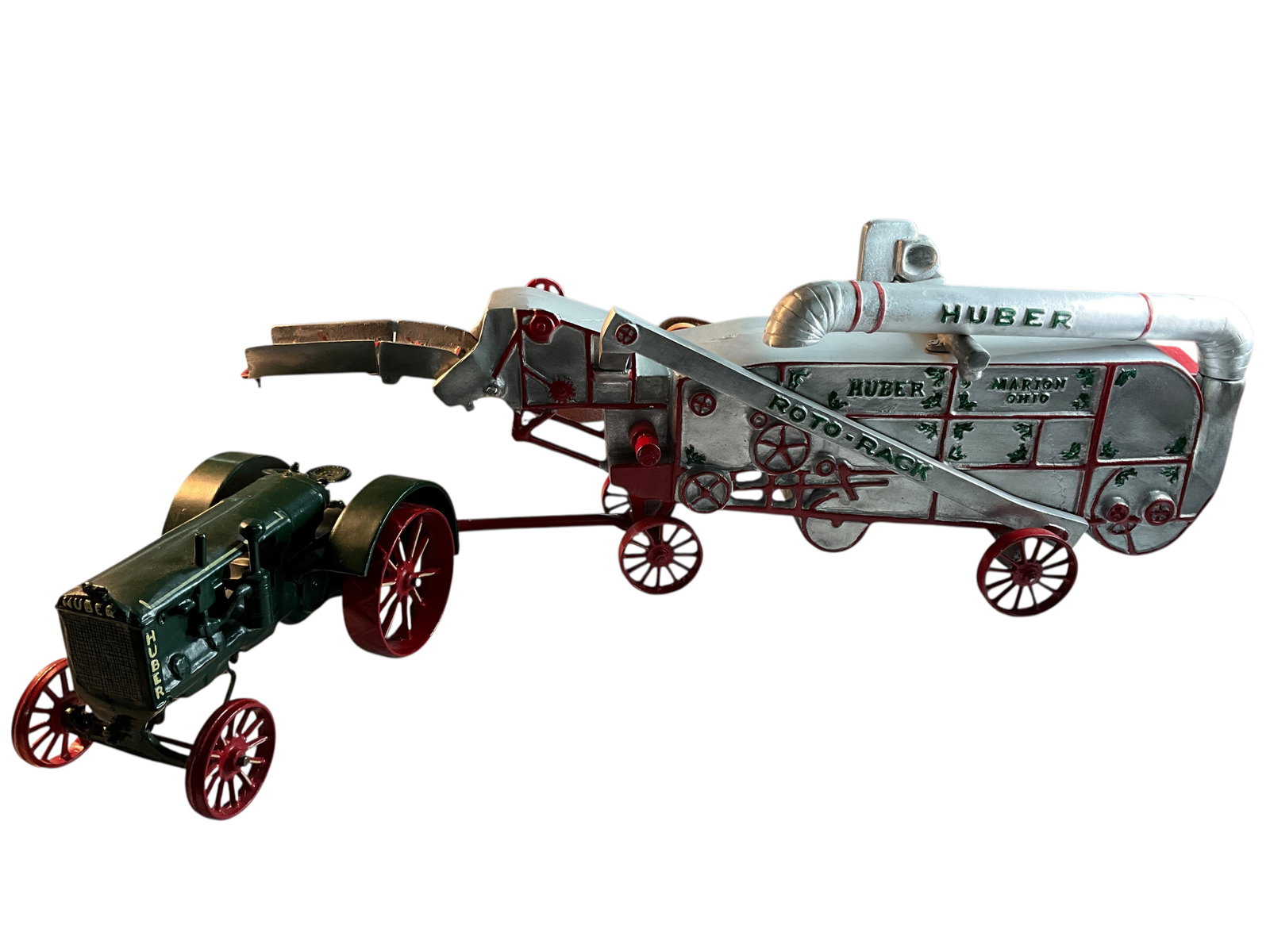 Cast Iron Huber Tractor and Threshing Machine Toy. (1 of 4)