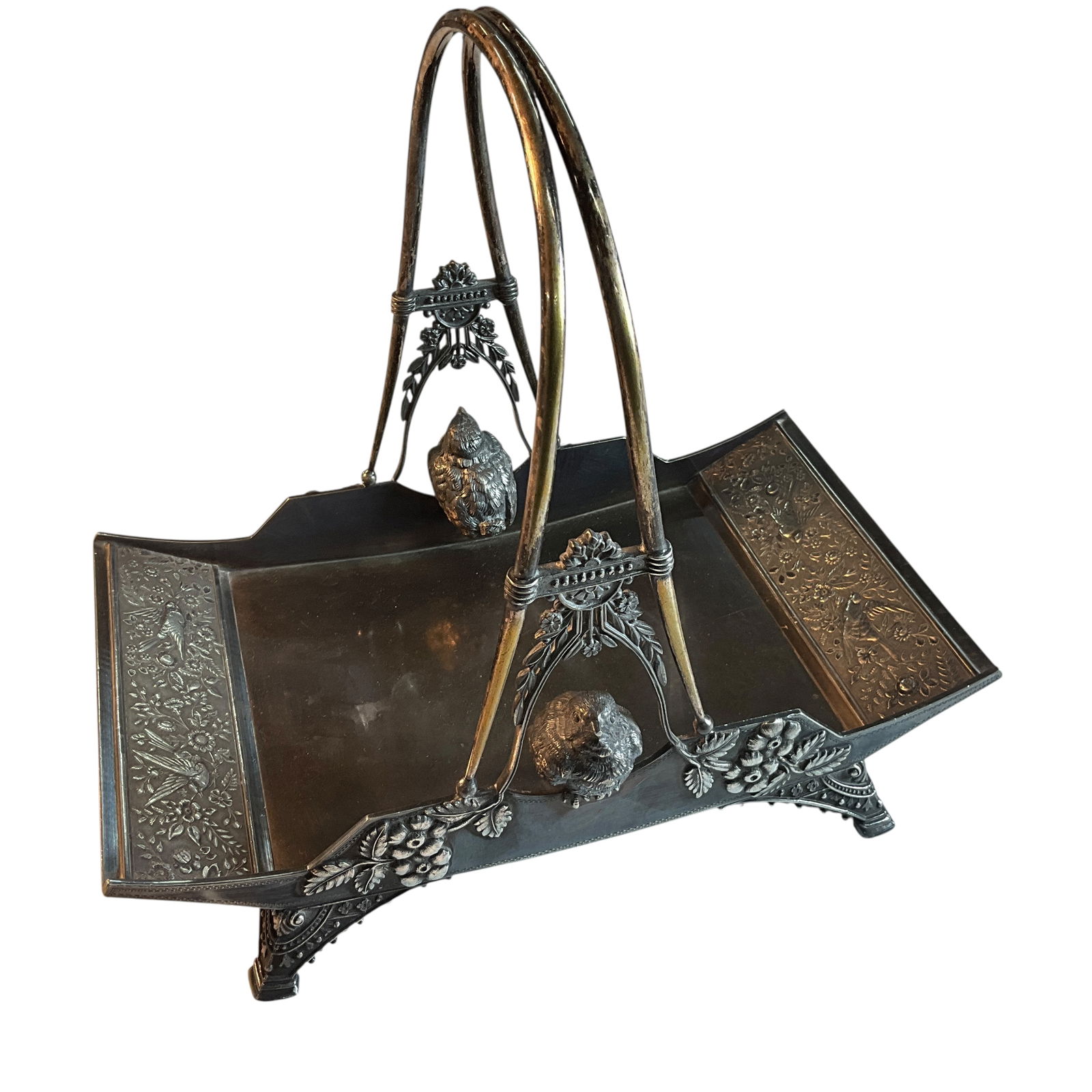 Meriden Silver Plate Bride's Basket (1 of 4)