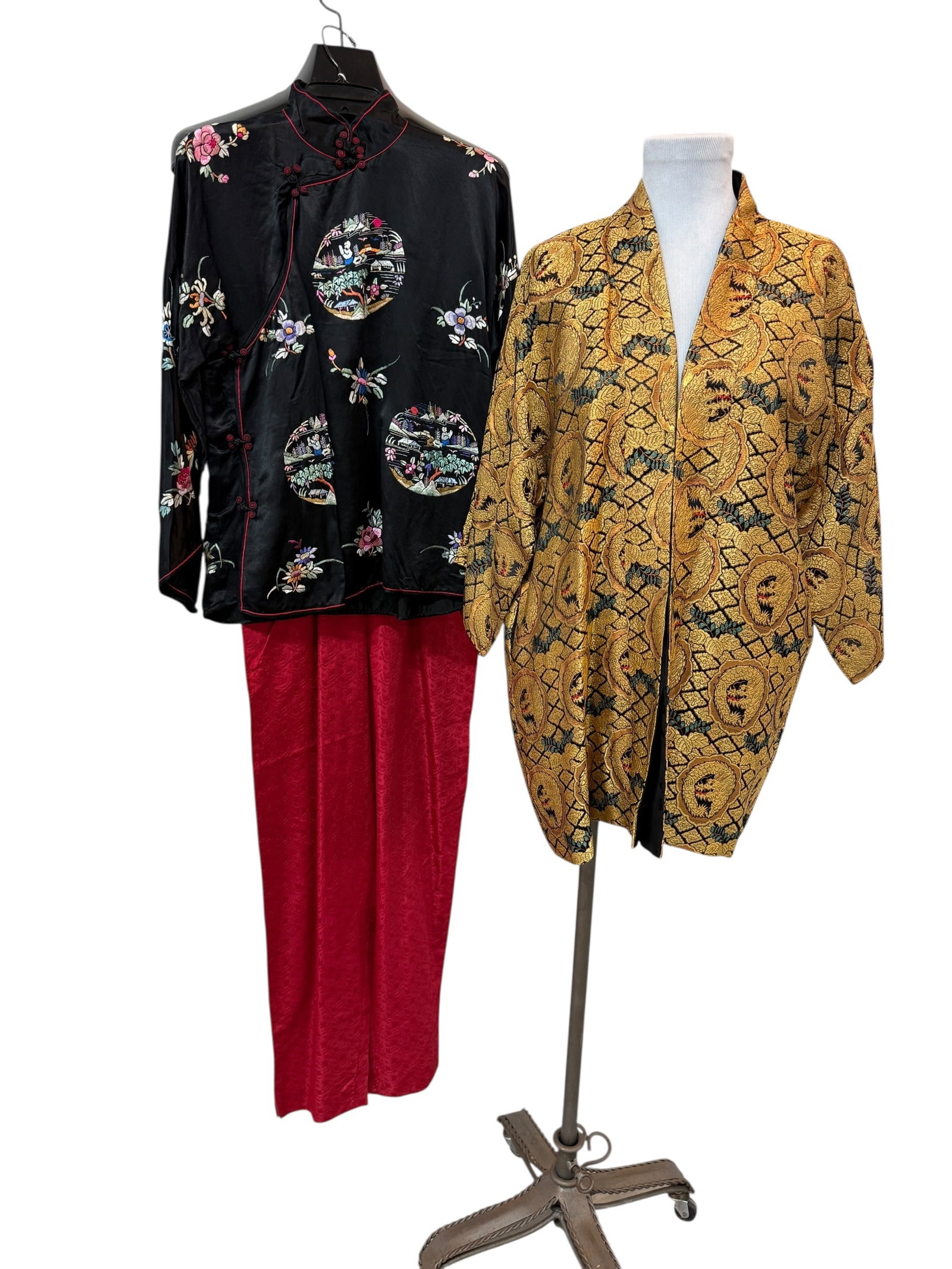 Amazing Vintage Lounge Wear (1 of 8)