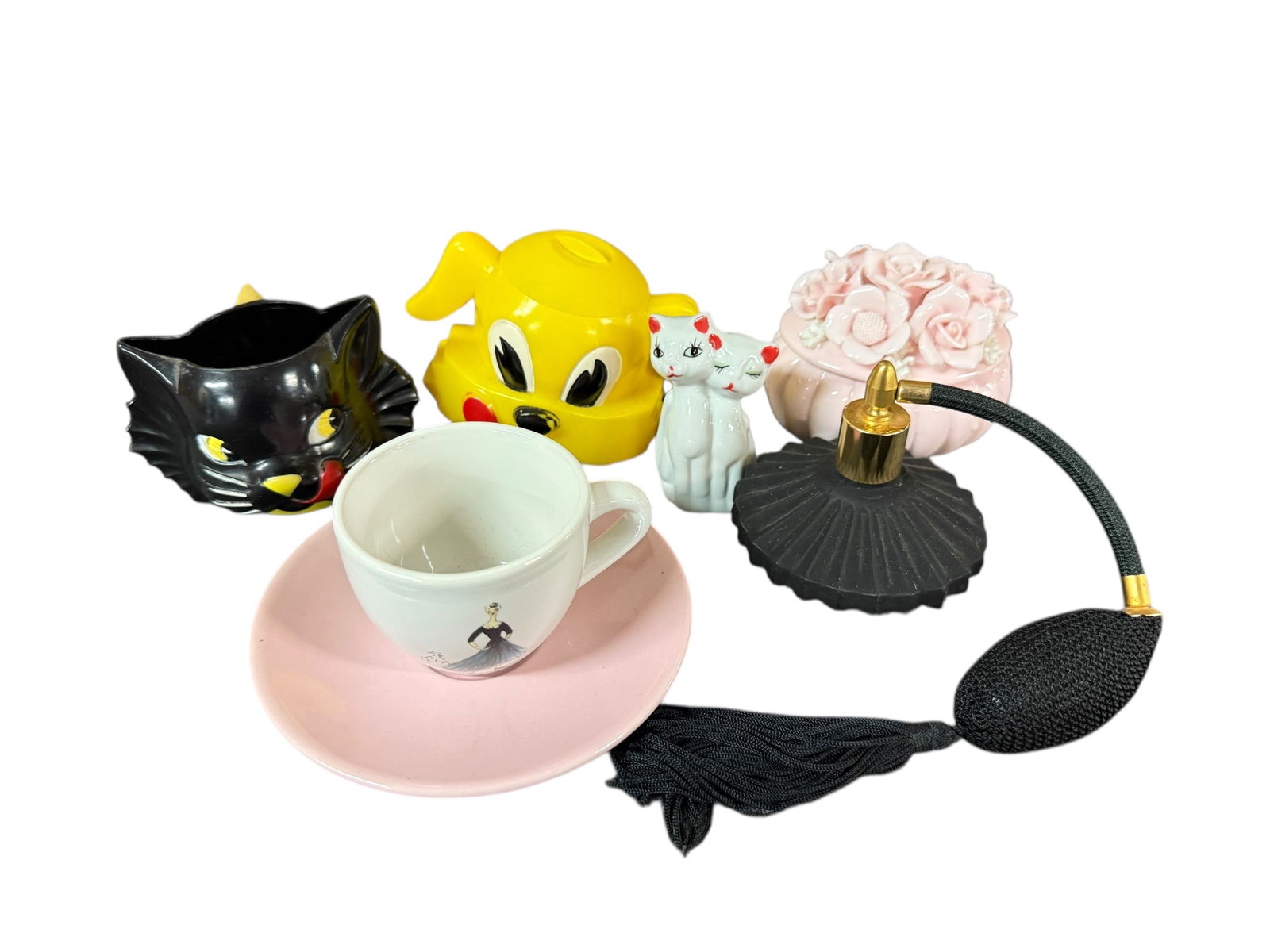 Collection of Vintage Kitsch Decor (1 of 9)