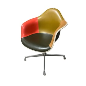 Herman Miller Eames Shell Desk Chair