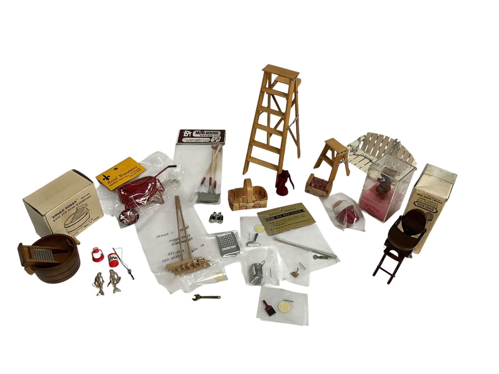 Box Lot of Misc. Dollhouse Accessories (1 of 6)